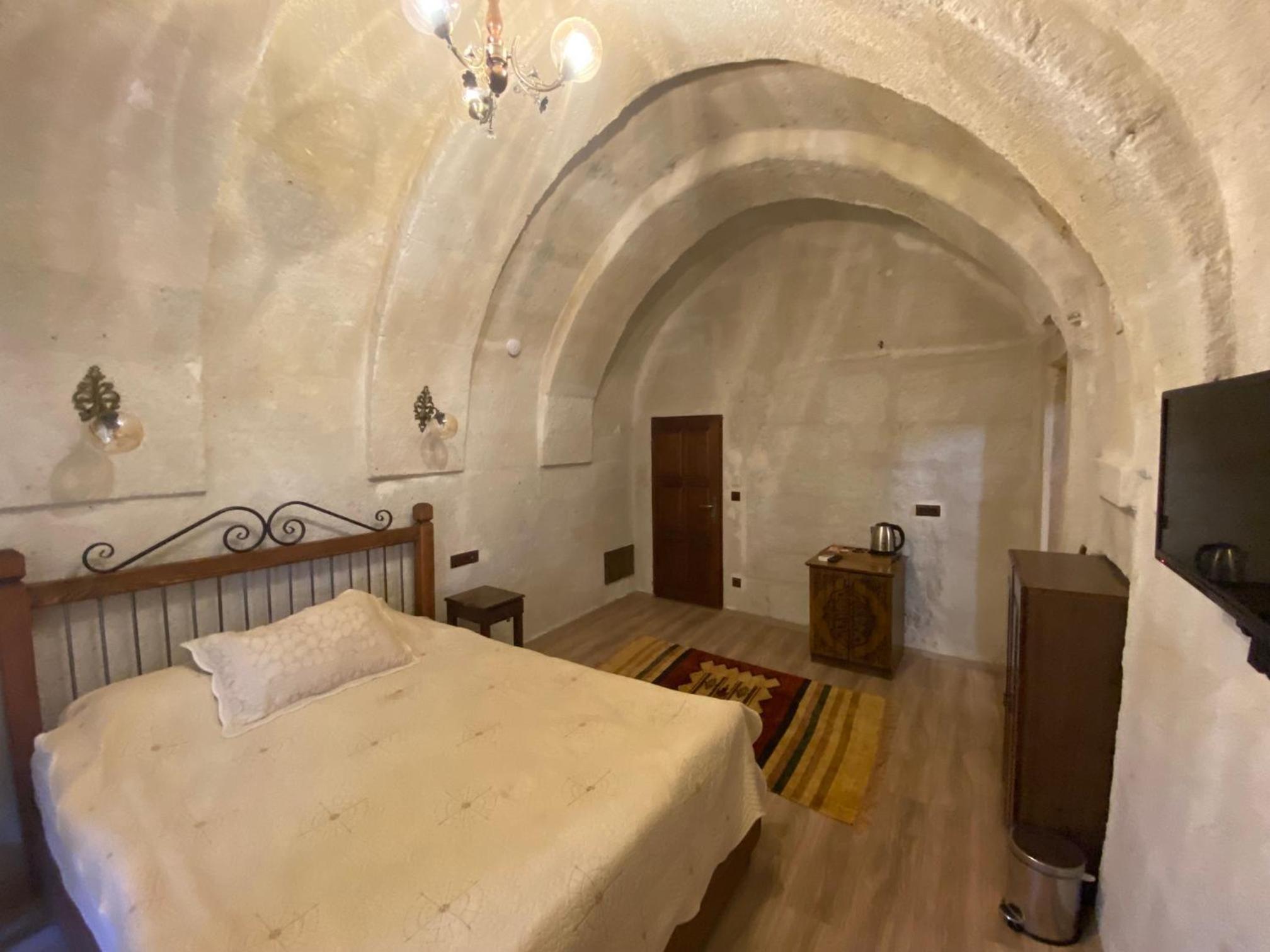 Double Room with Terrace - Photo 4