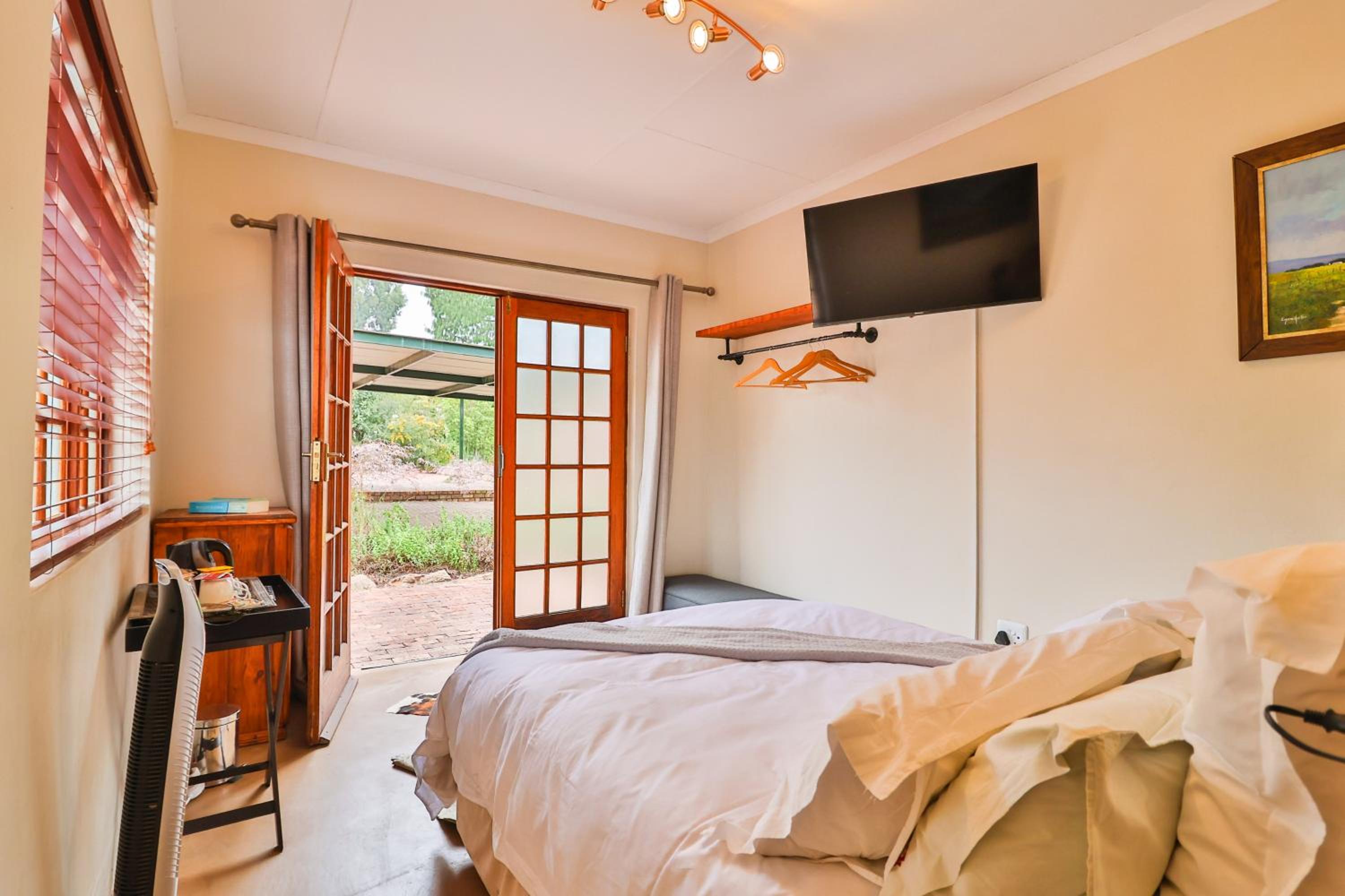 Double Room: Non-self-catering (No Pets Allowed)