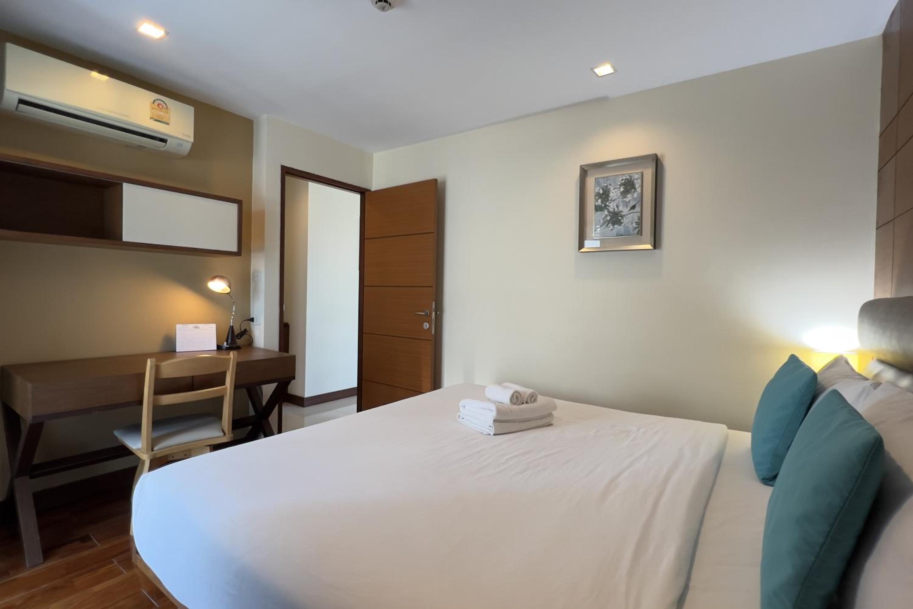 One Bedroom Premier photo 3
