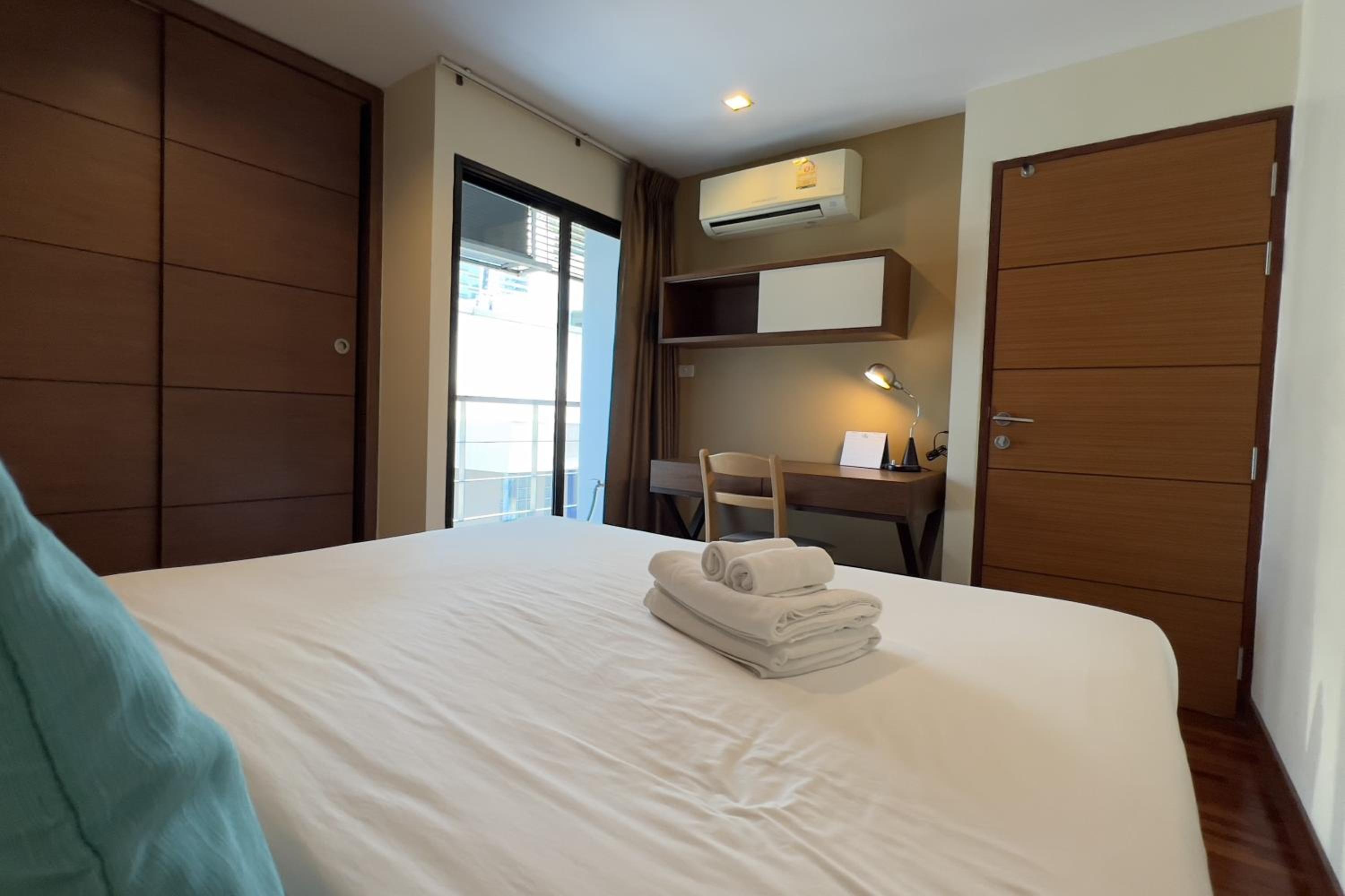 One Bedroom Premier photo 2