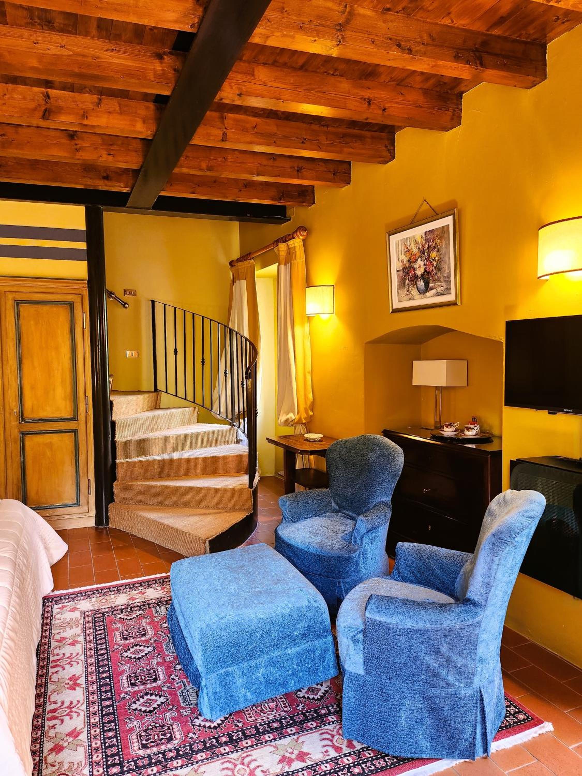 Comfort Suite photo 2
