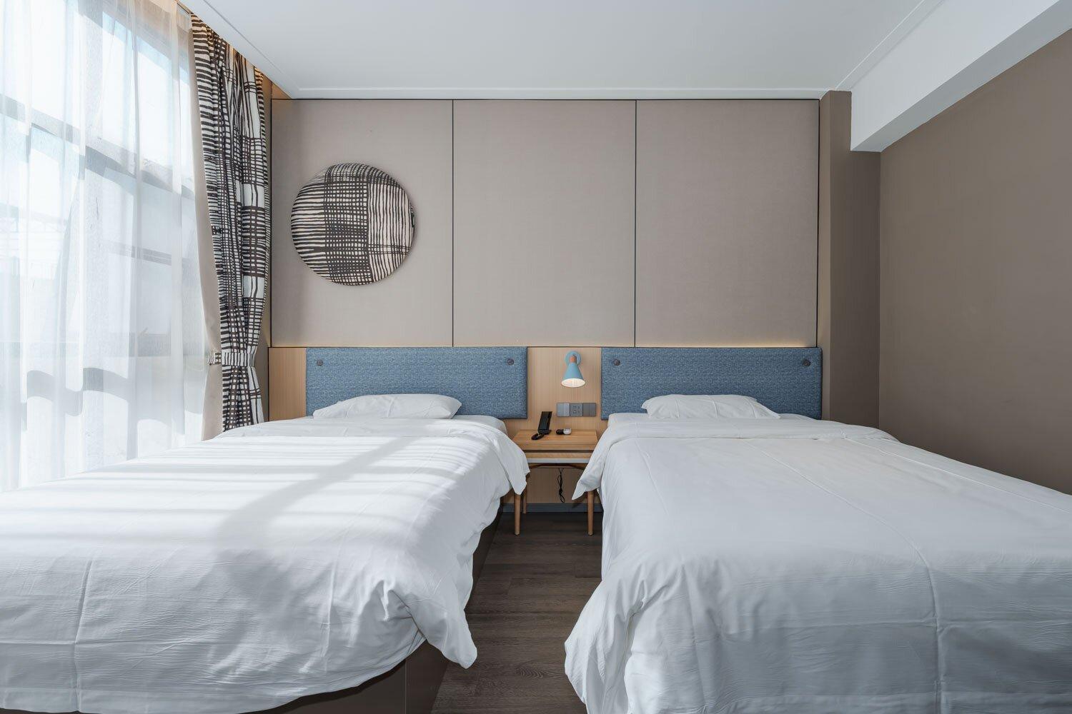 Standard Twin Room photo 2