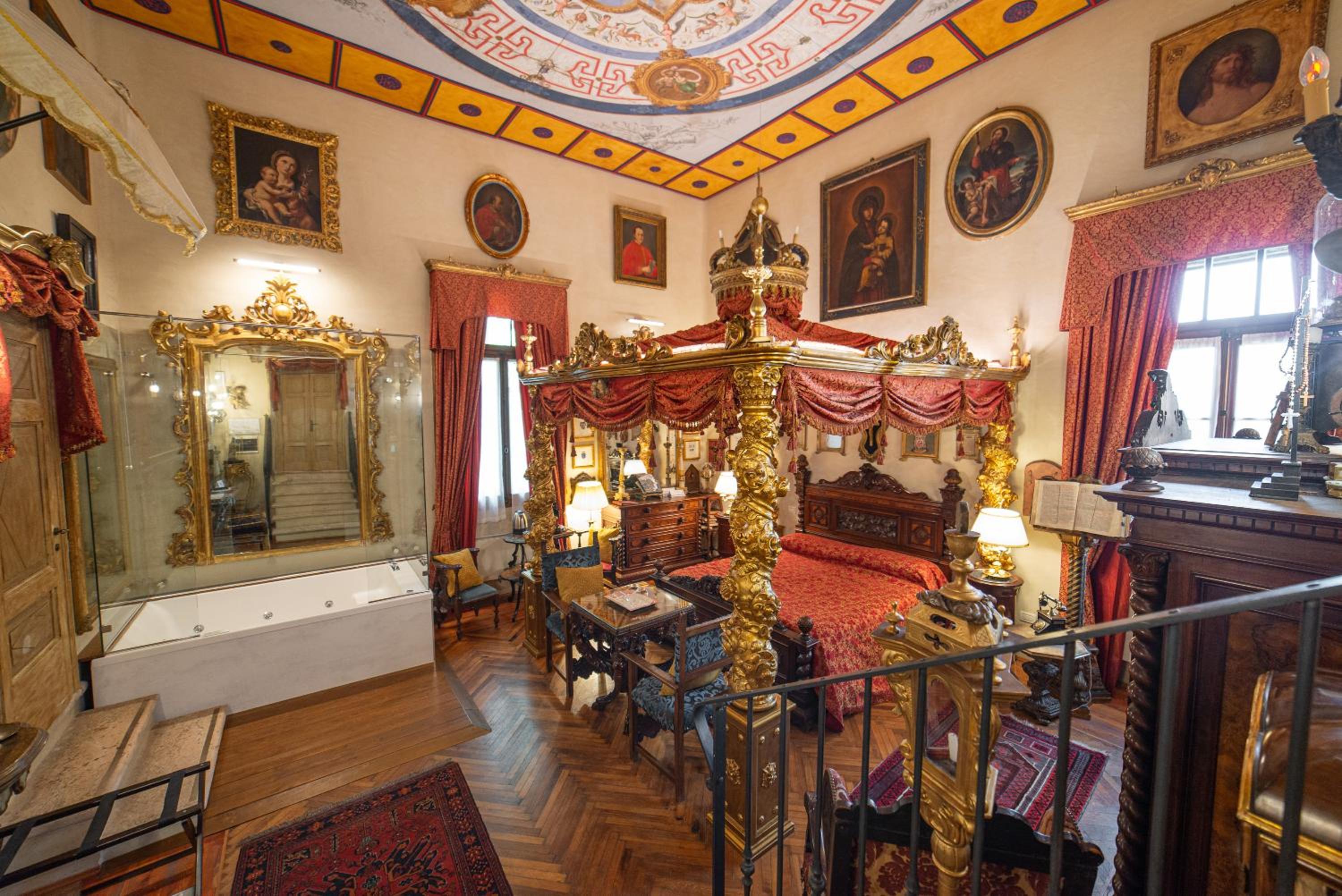 Royal Suite - Photo 1