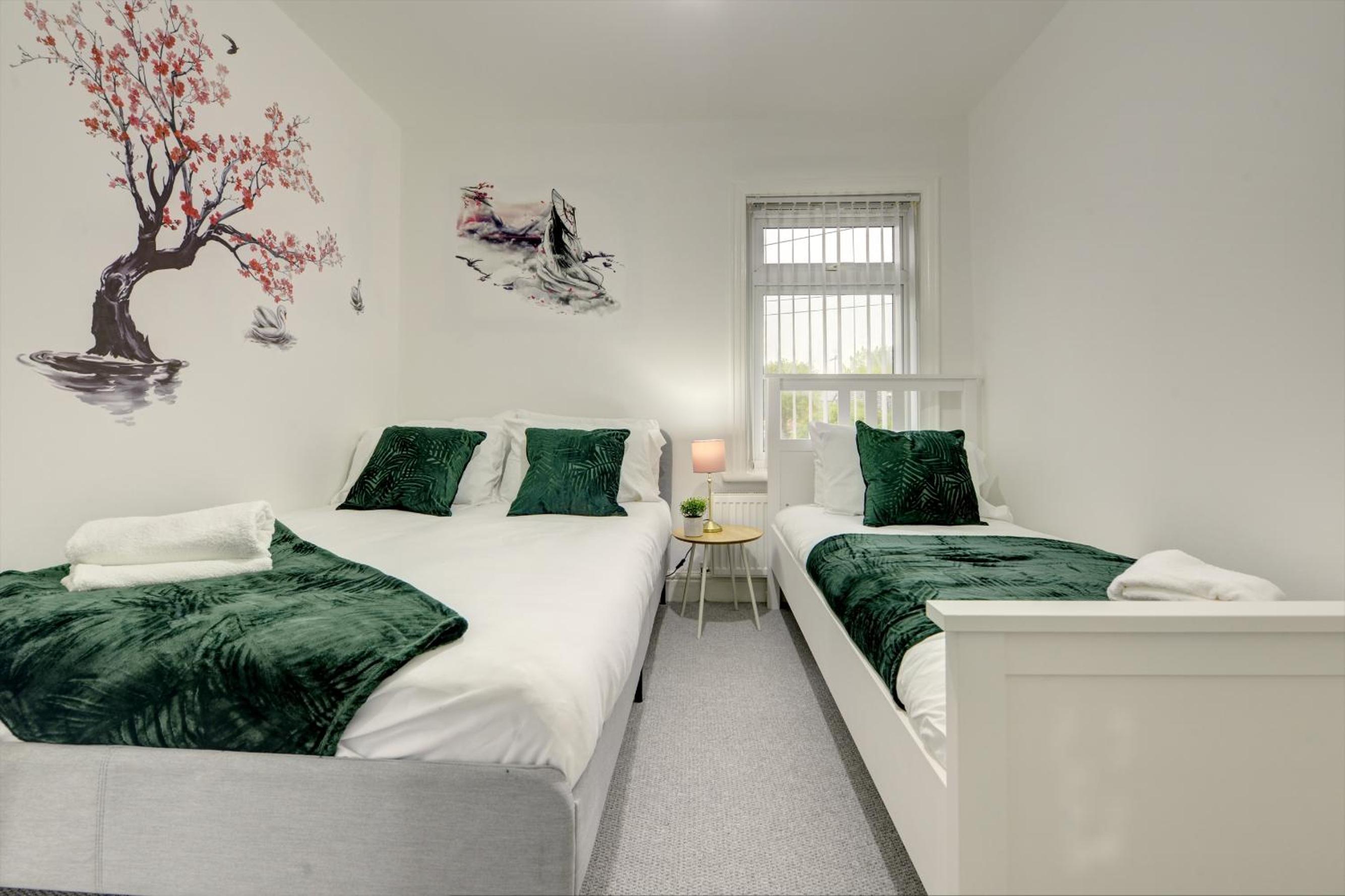 Three-Bedroom Apartment photo 1