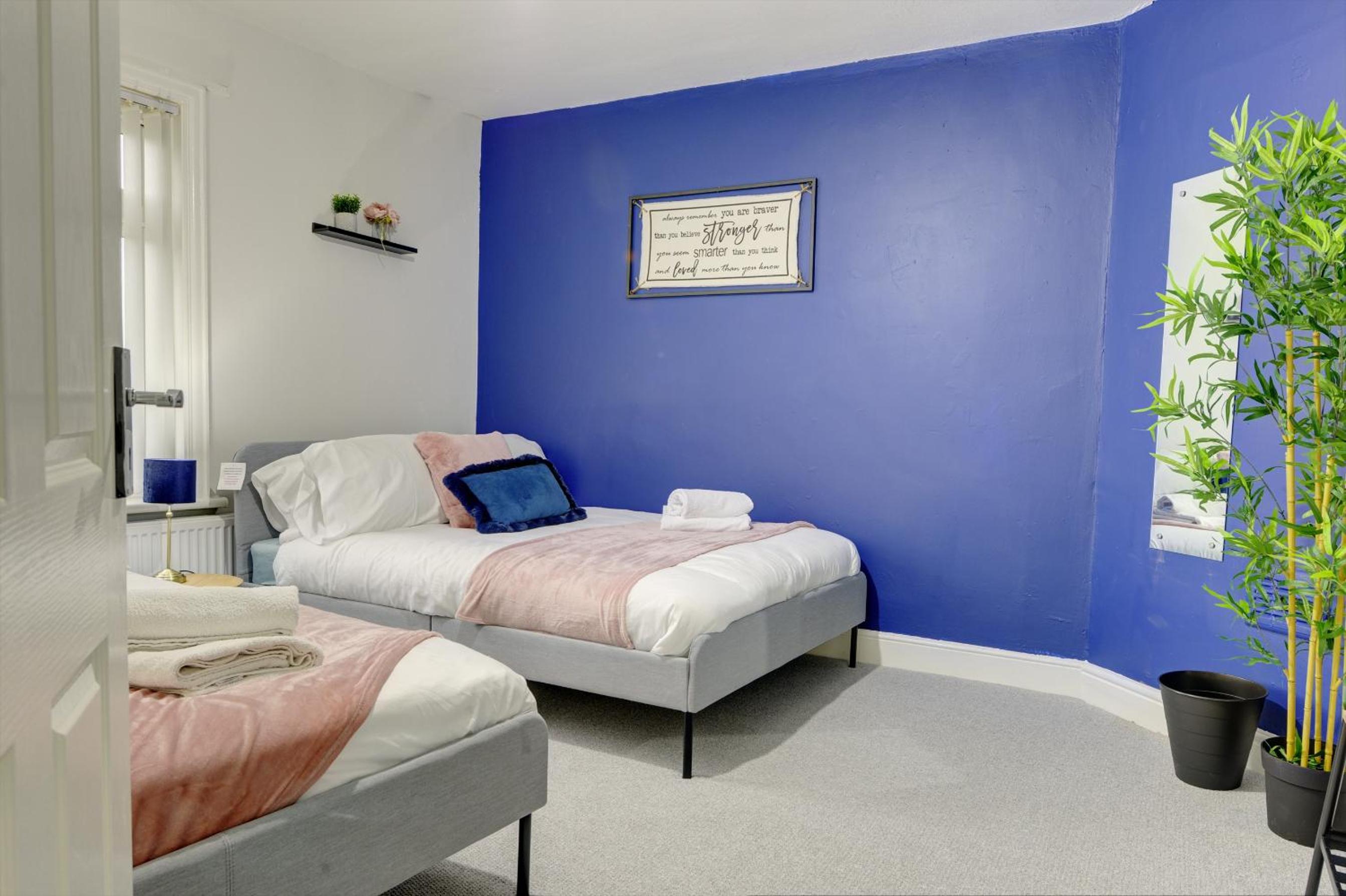 Three-Bedroom Apartment photo 2