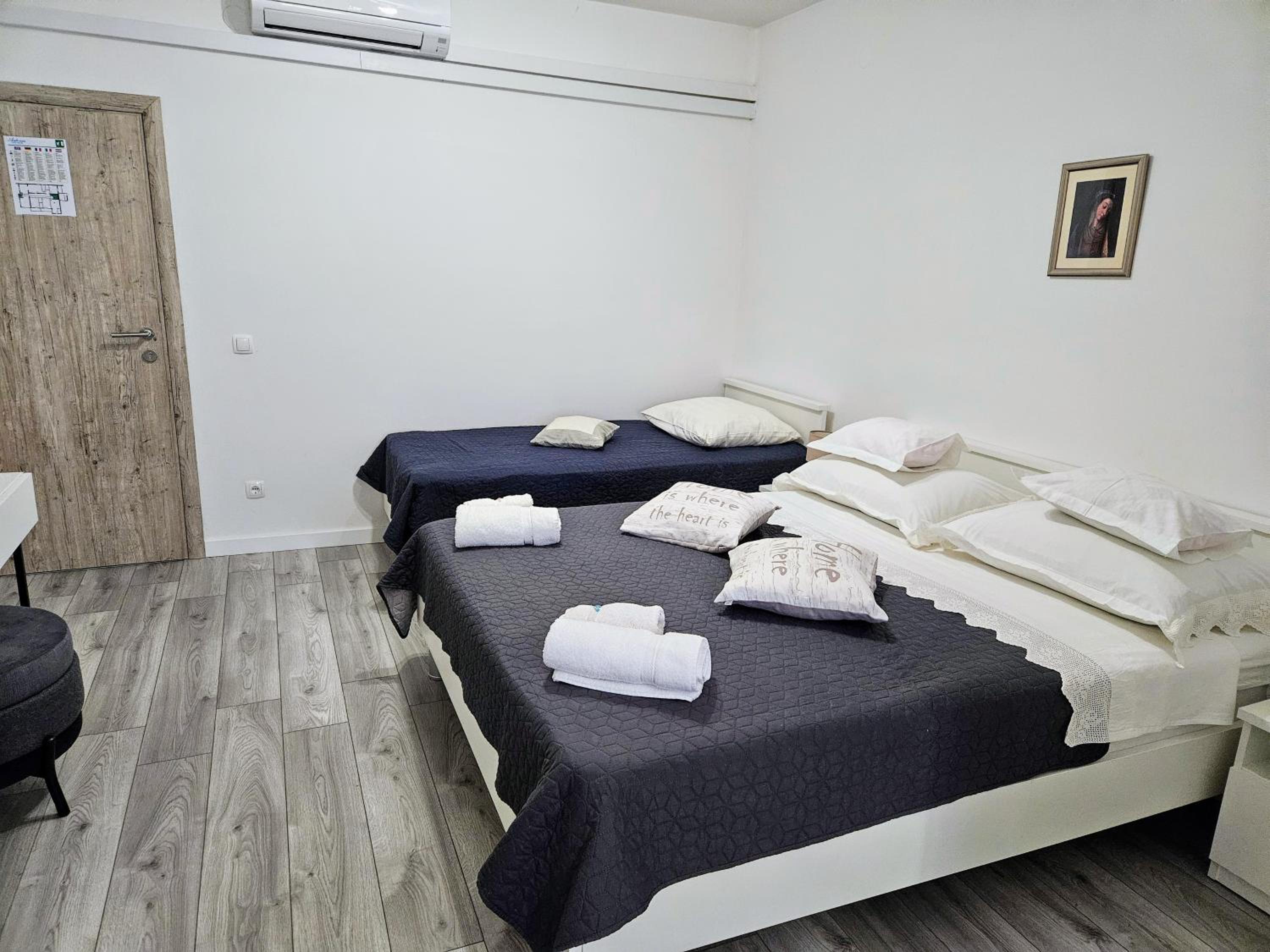 Studio Apartment photo 1