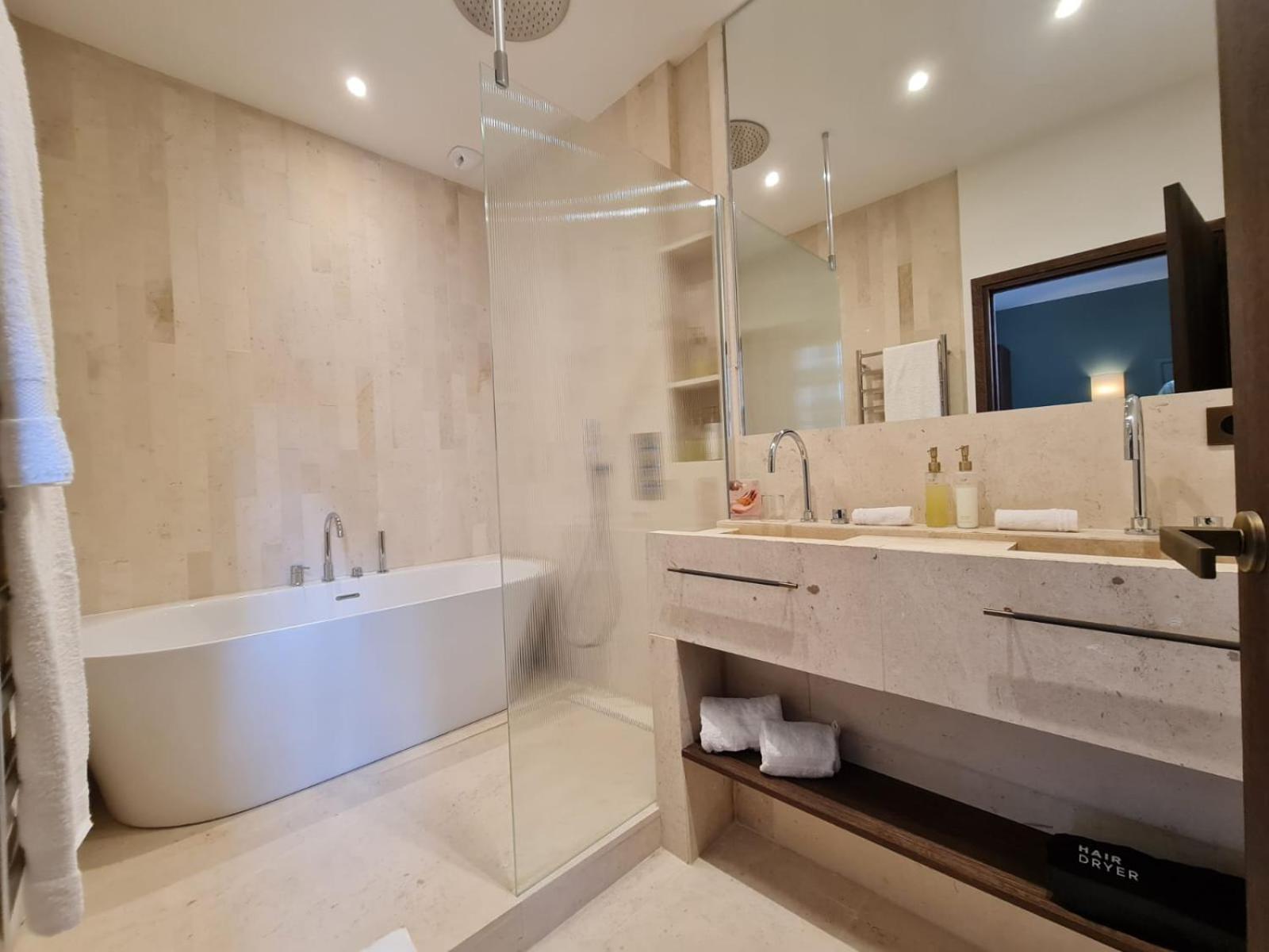 Deluxe Double Room - Photo 4