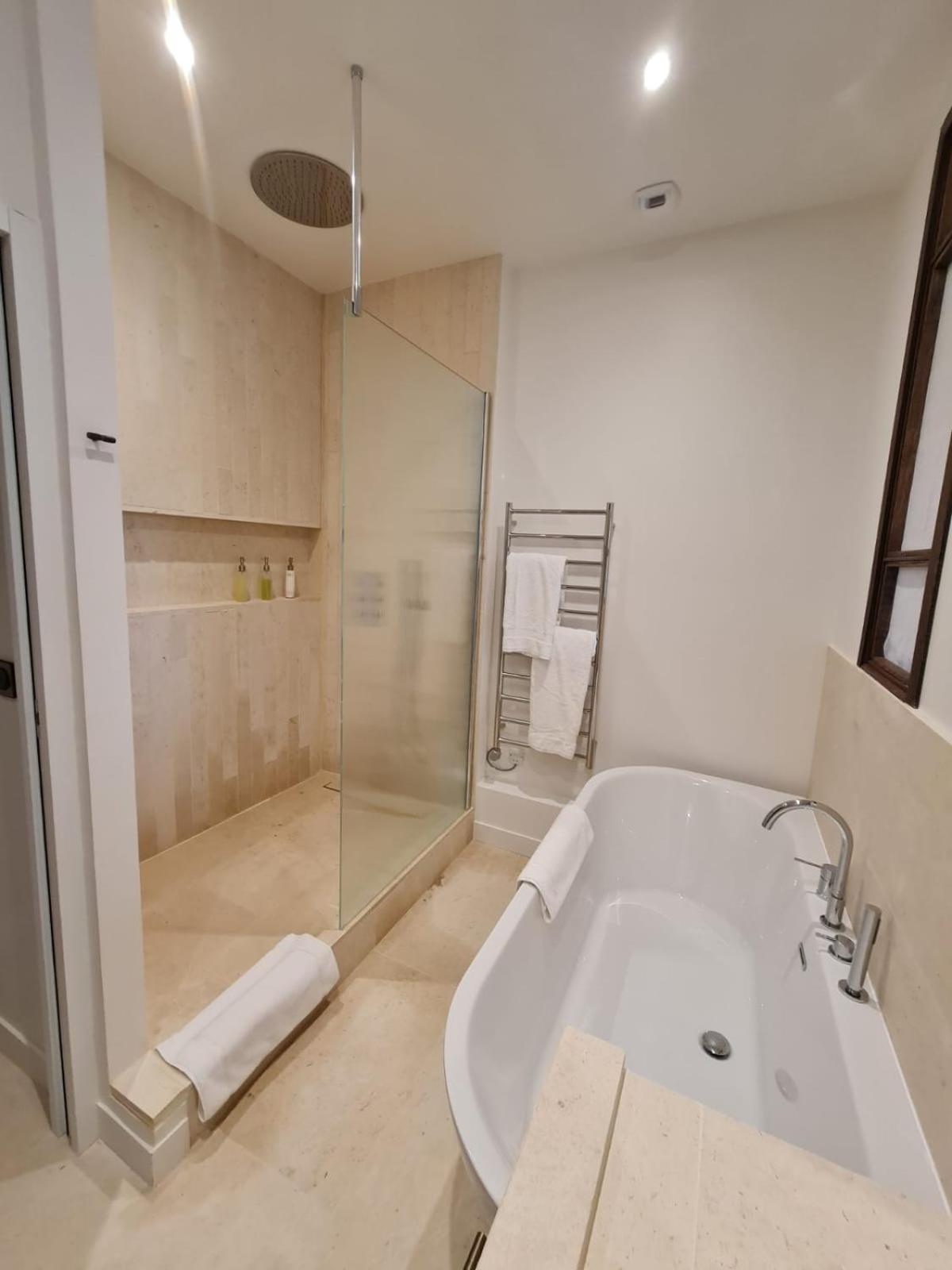 Deluxe Double Room - Photo 3