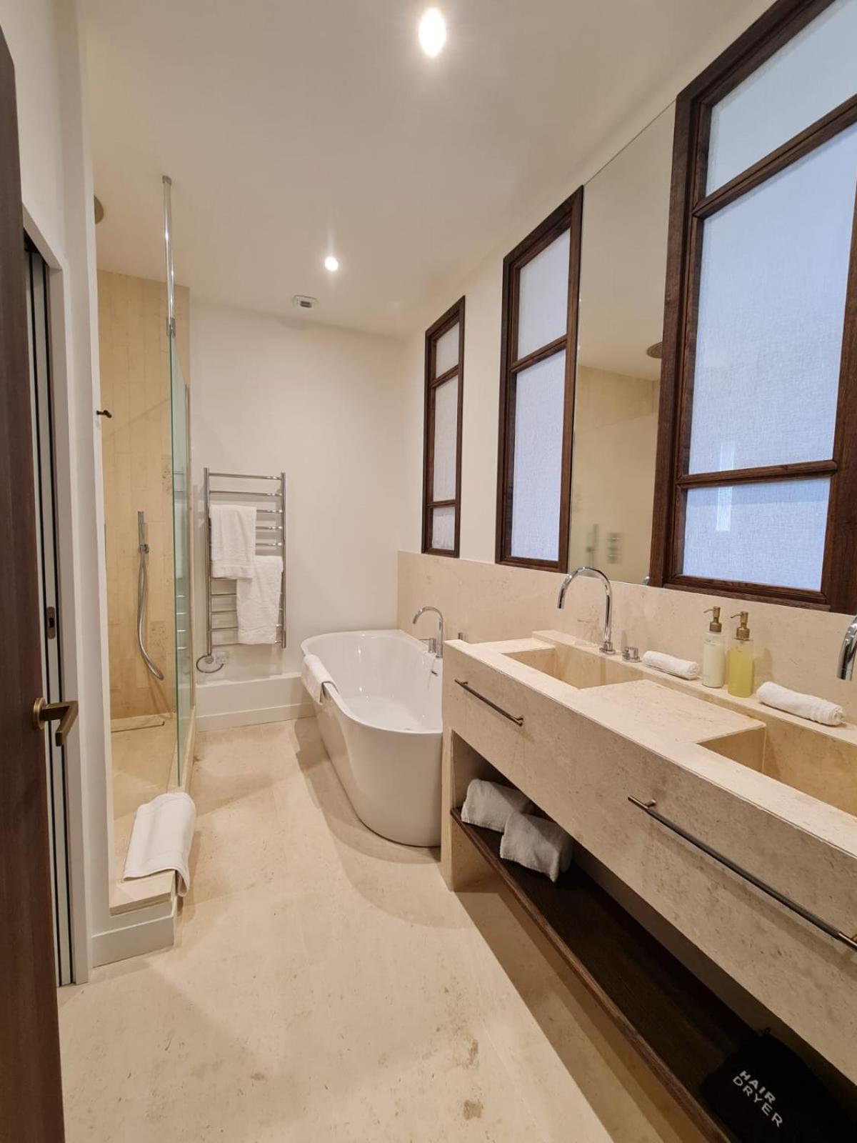 Deluxe Double Room - Photo 2