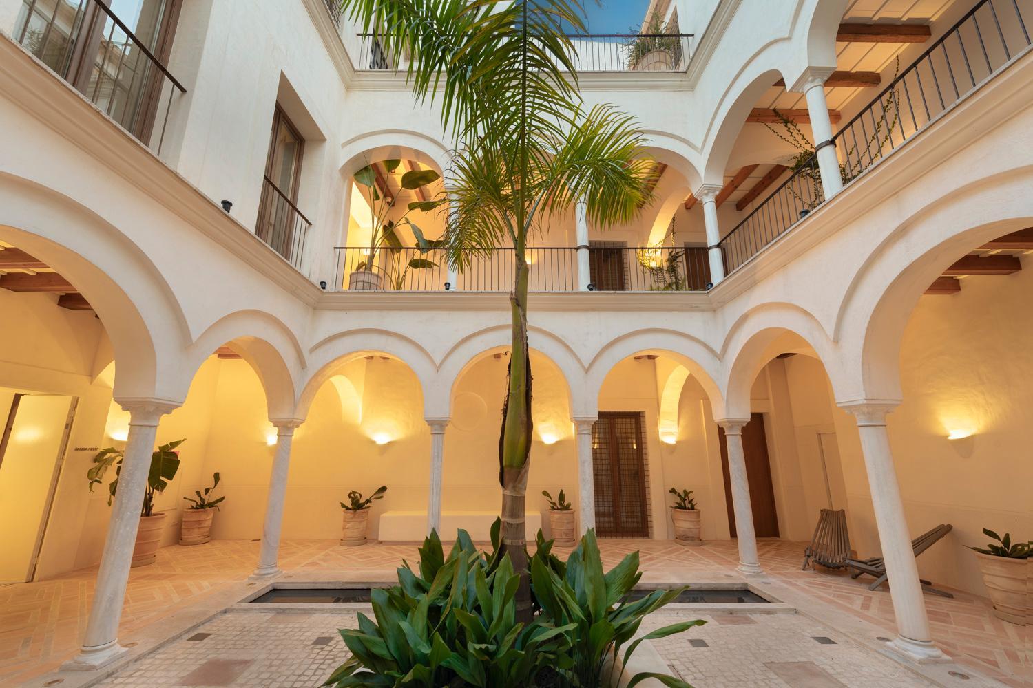 Suite with Private Pool - Photo 19
