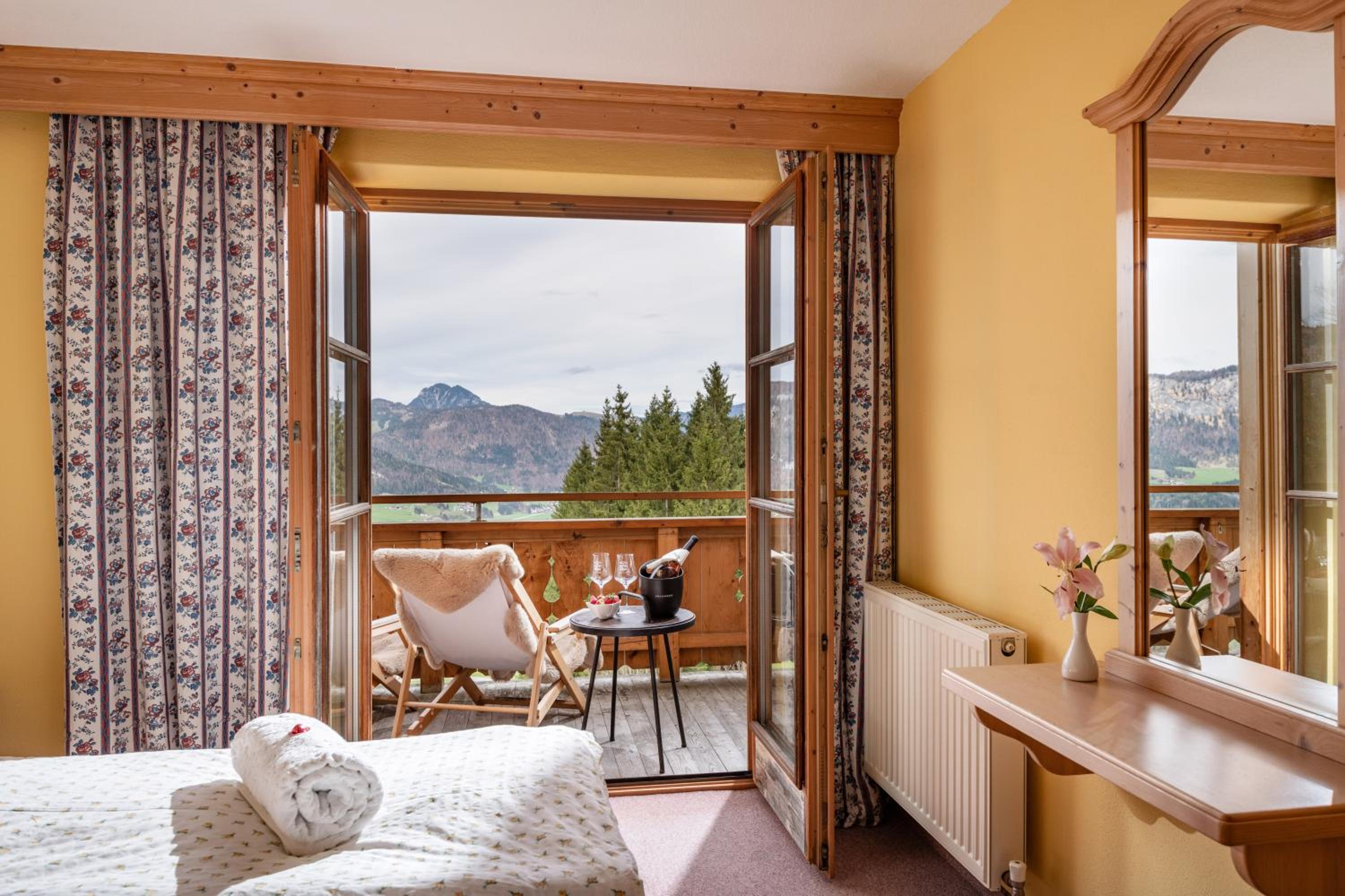 Apartment With Mountain View photo 3
