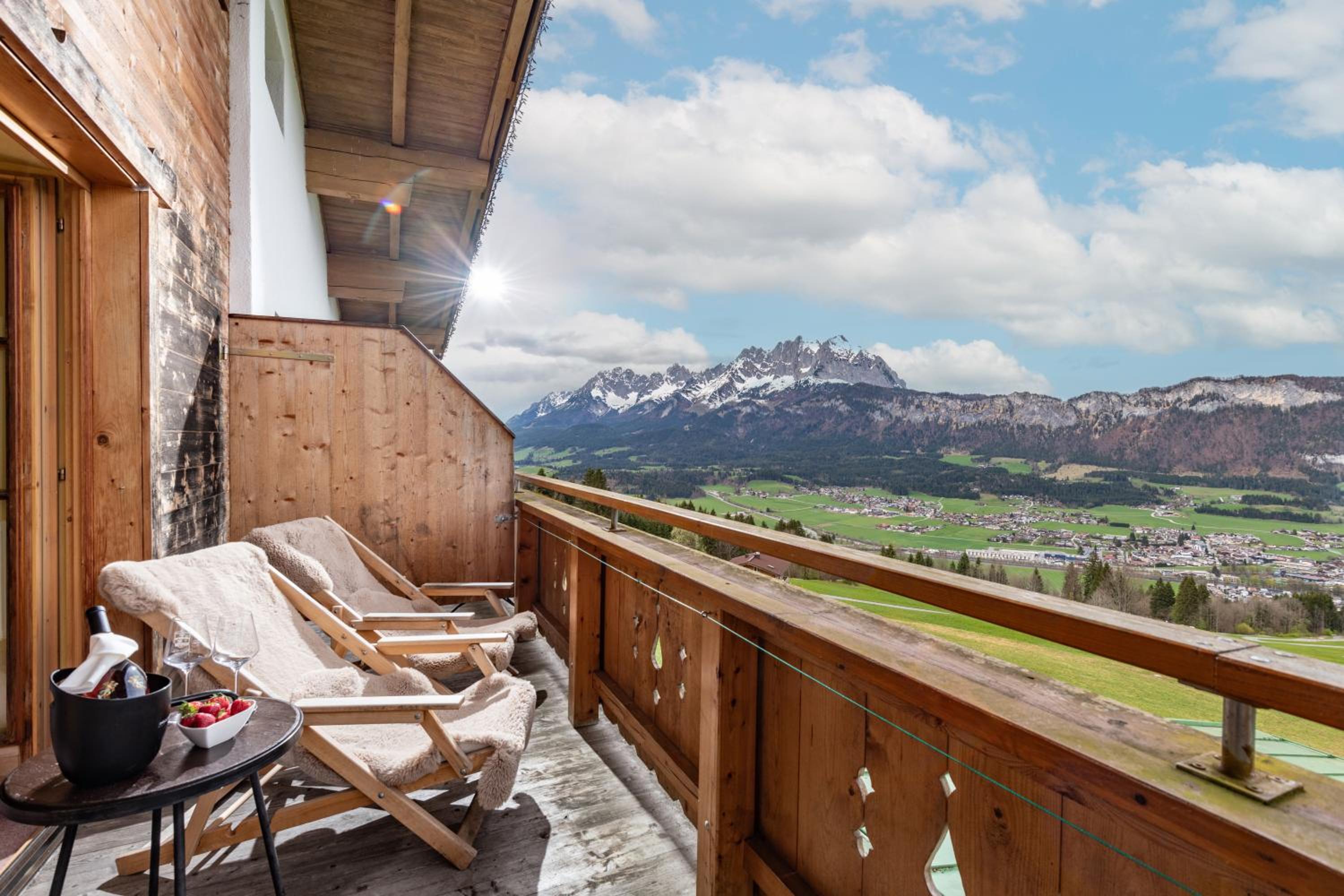 Apartment With Mountain View photo 2