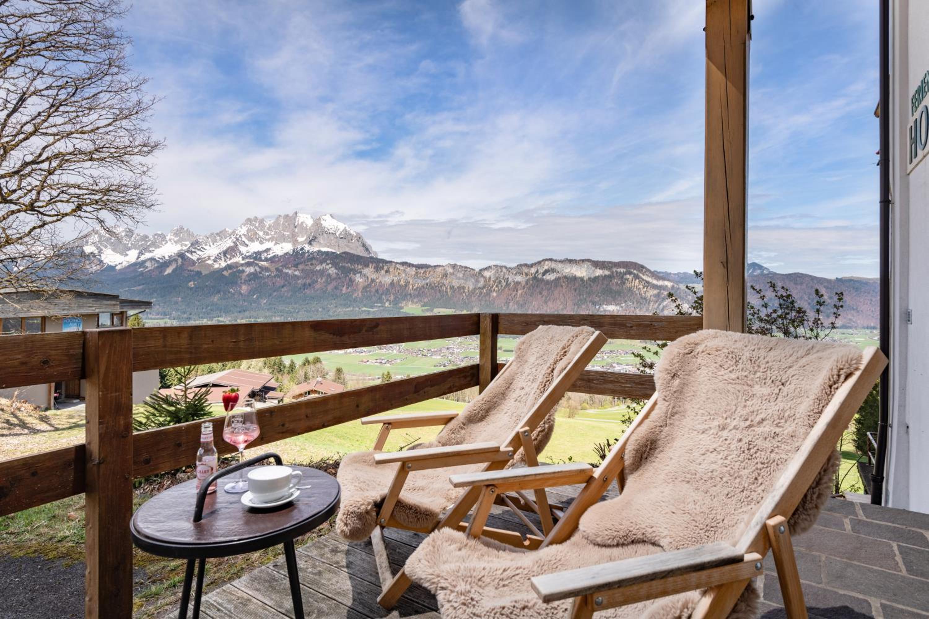 Apartment With Mountain View photo 2