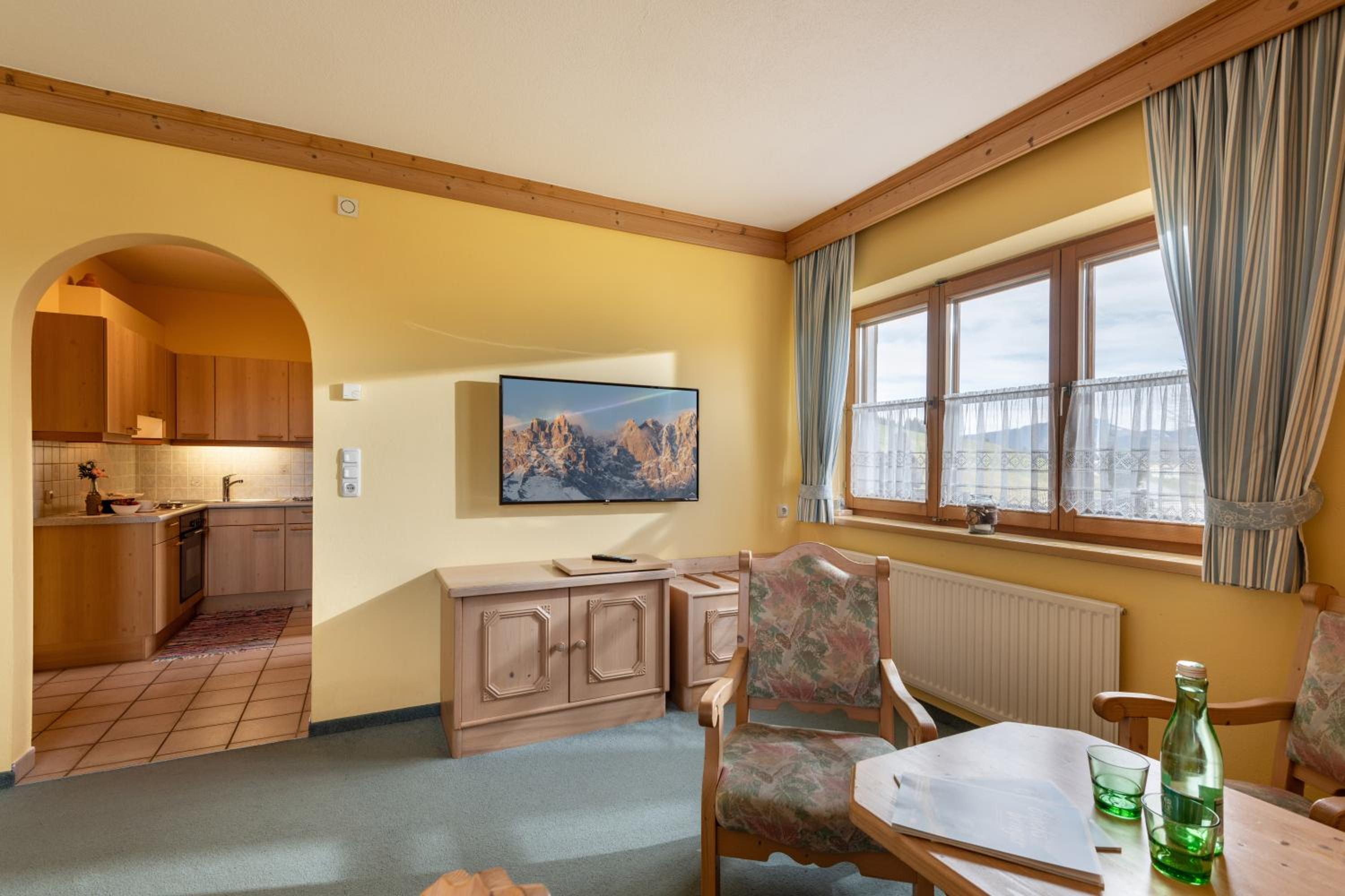 Apartment With Mountain View photo 3