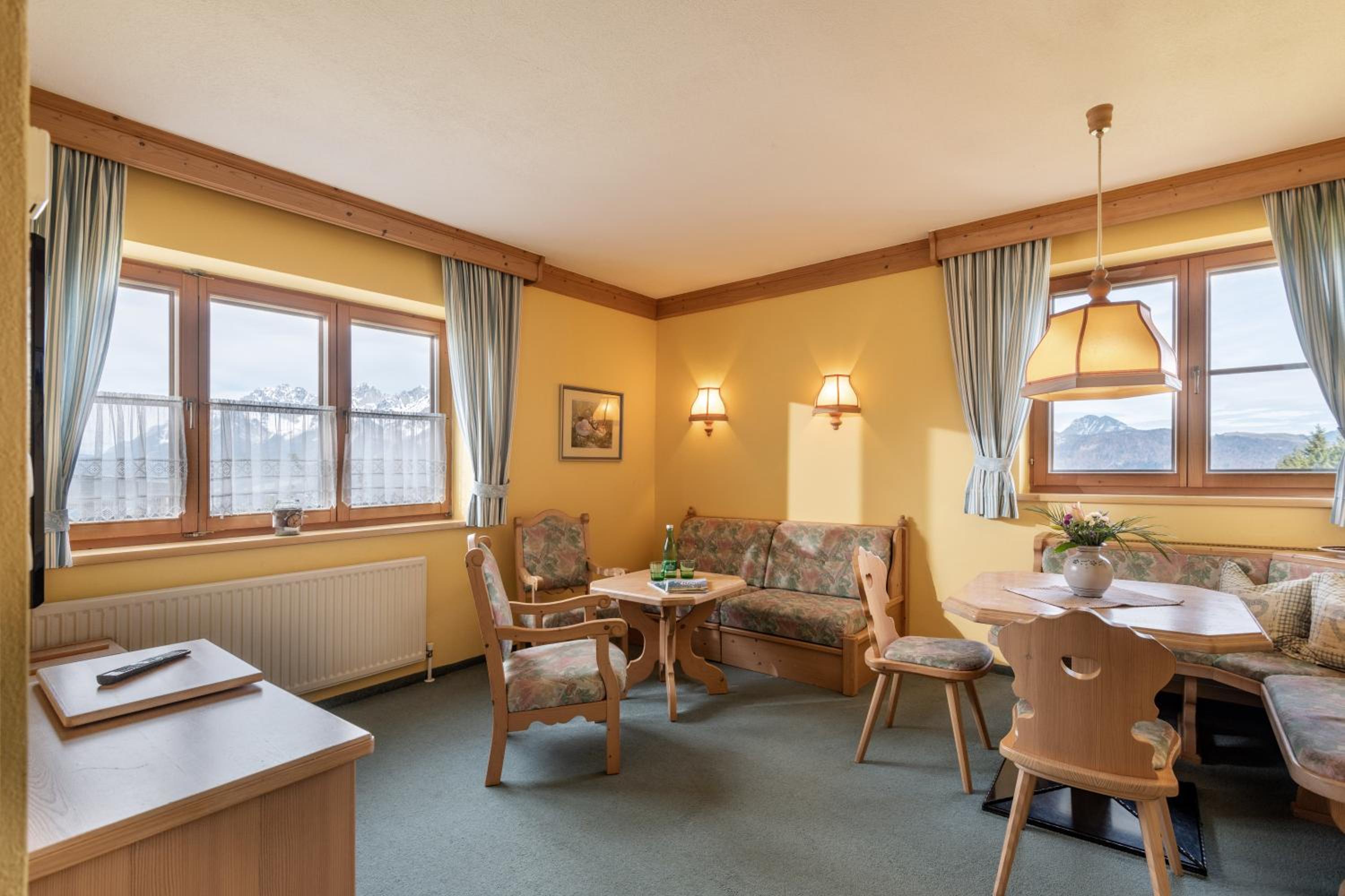 Apartment With Mountain View photo 1