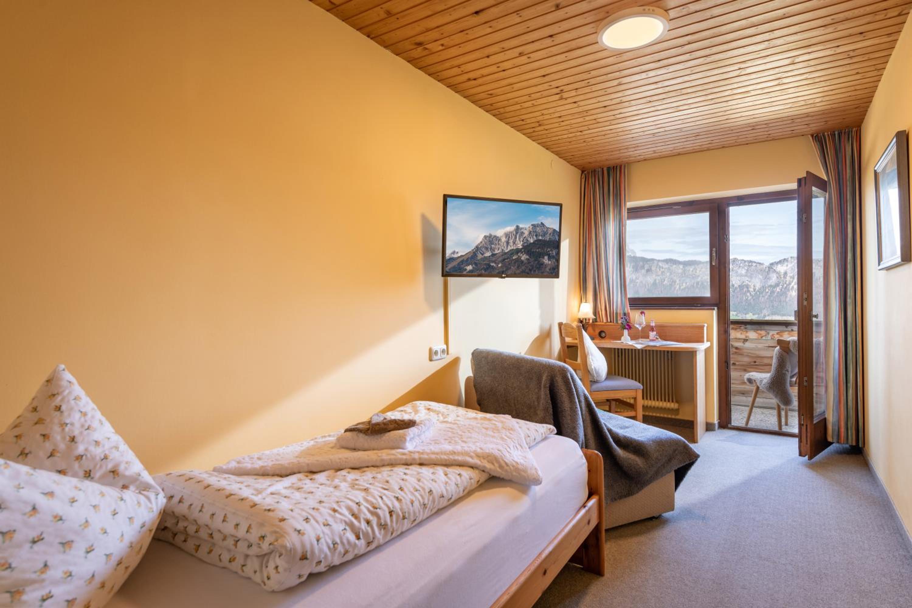 Standard Single Room With Mountain View photo 1