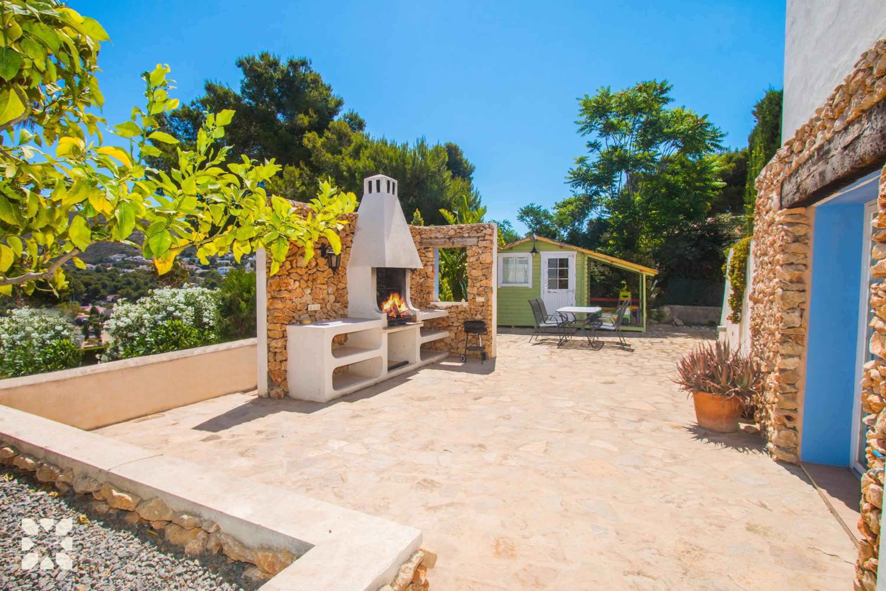 Villa photo 2