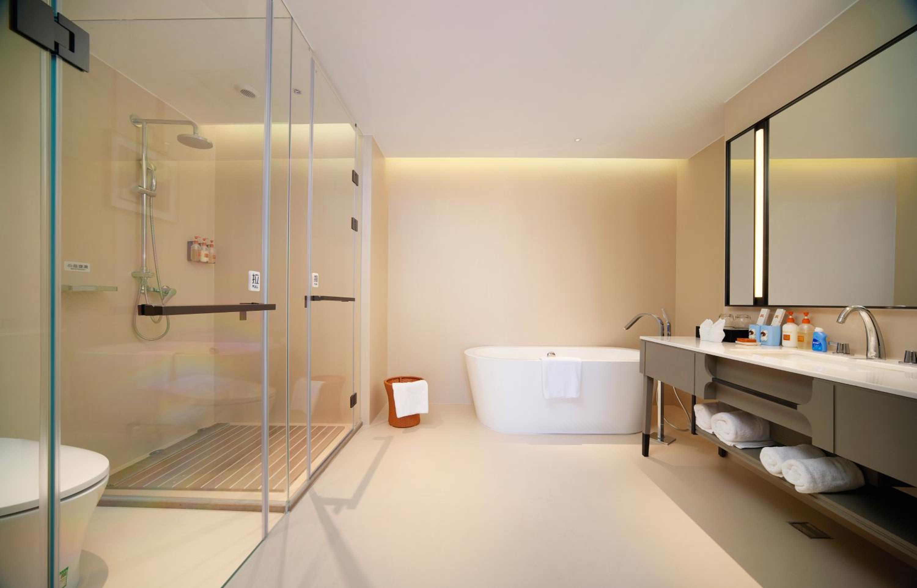 Two-Bedroom Suite with One King Bed, Two Twin Beds and Living Area - Kids Theme photo 3