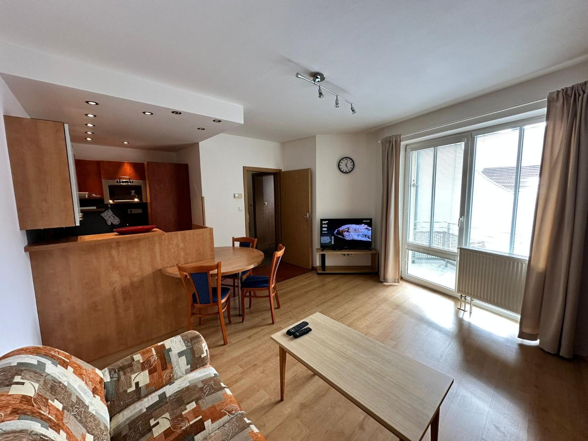 Apartment photo 2