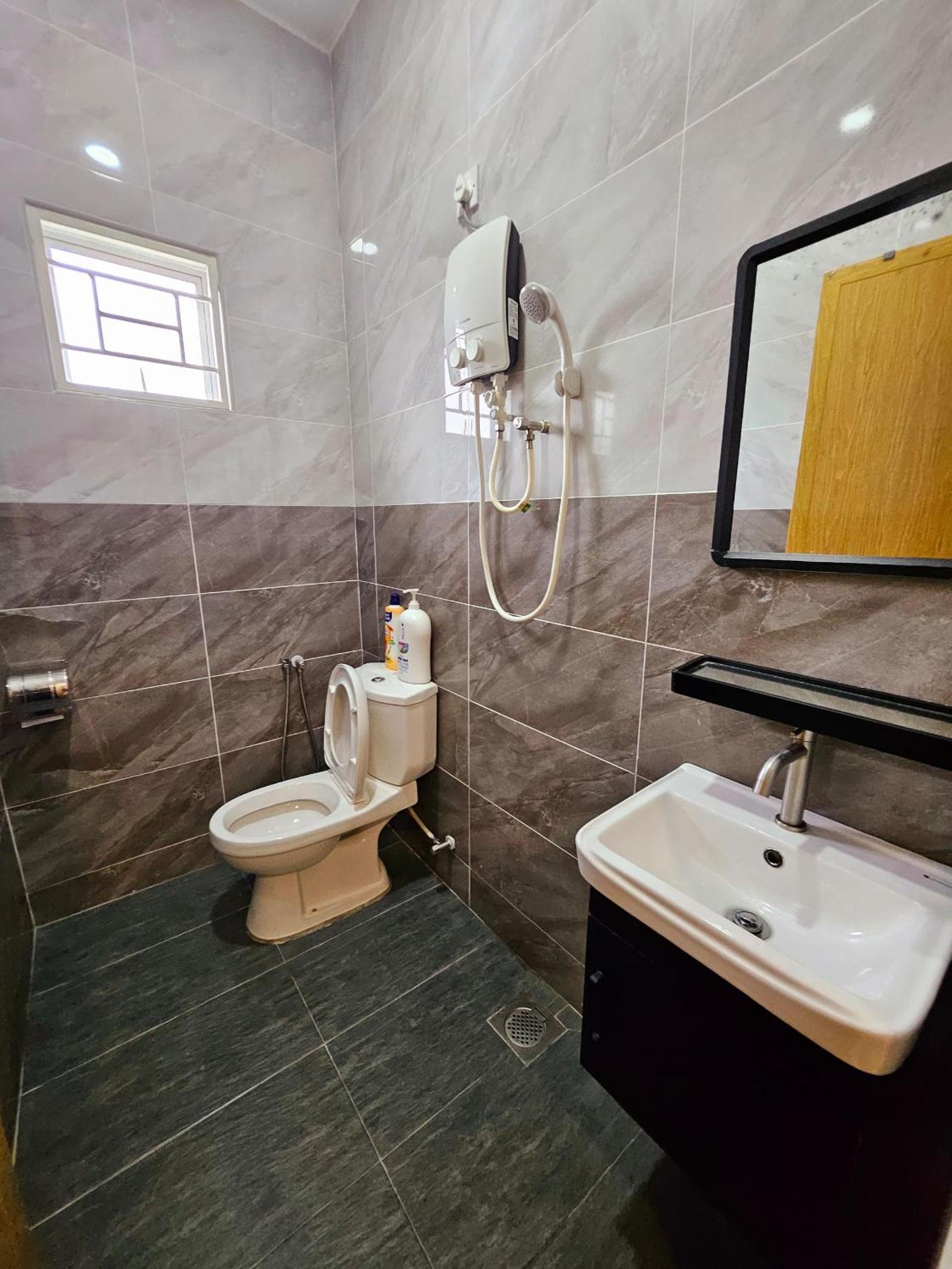 Triple Room with Private Bathroom photo 3
