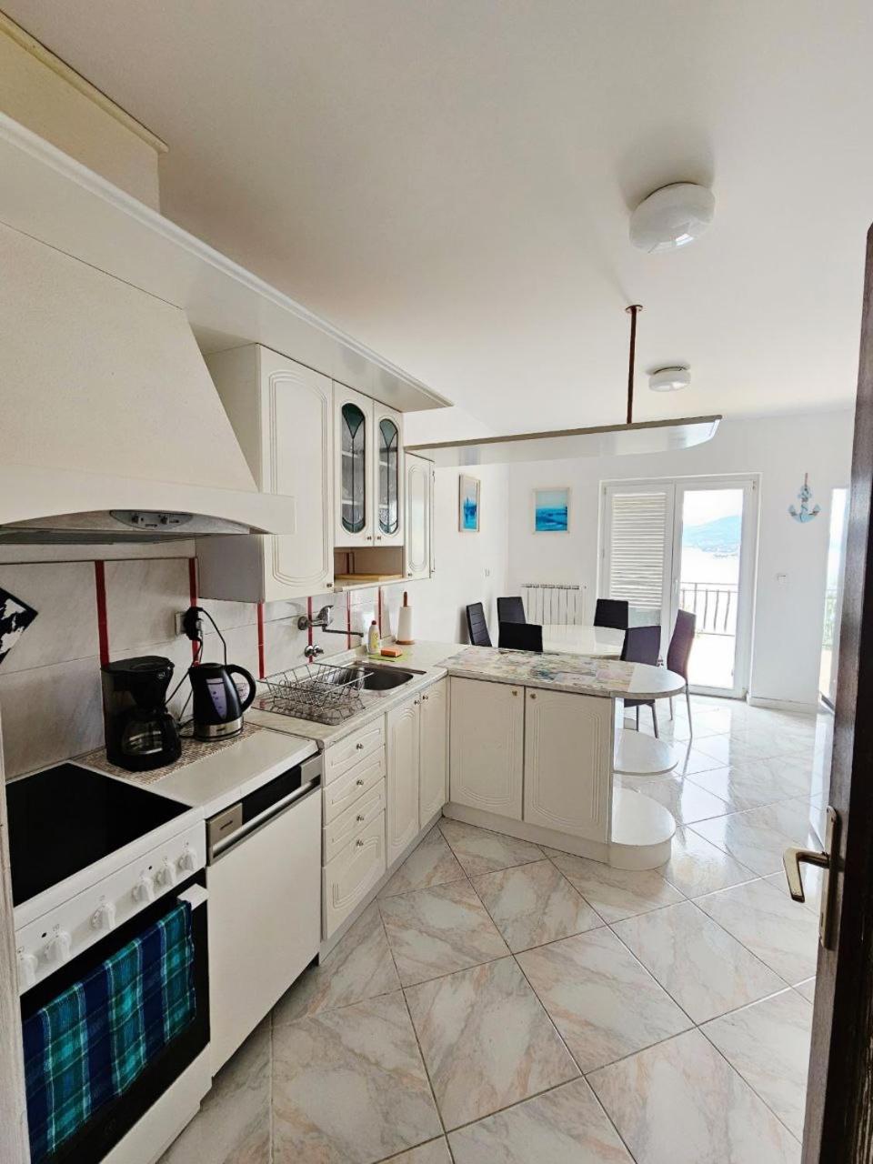 Four-Bedroom House - Photo 17