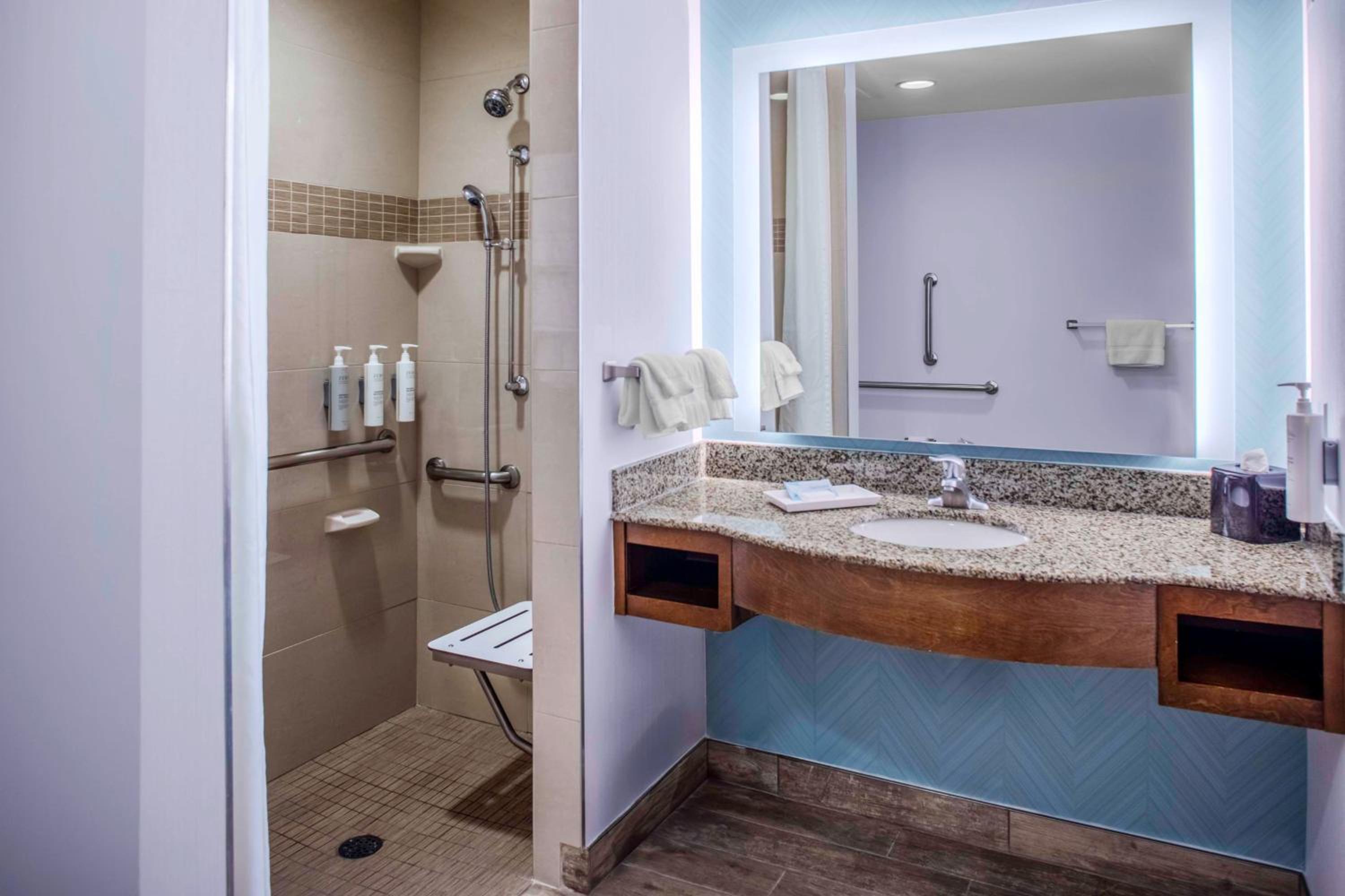 Two Queen Suite - Hearing Accessible  - Photo 2