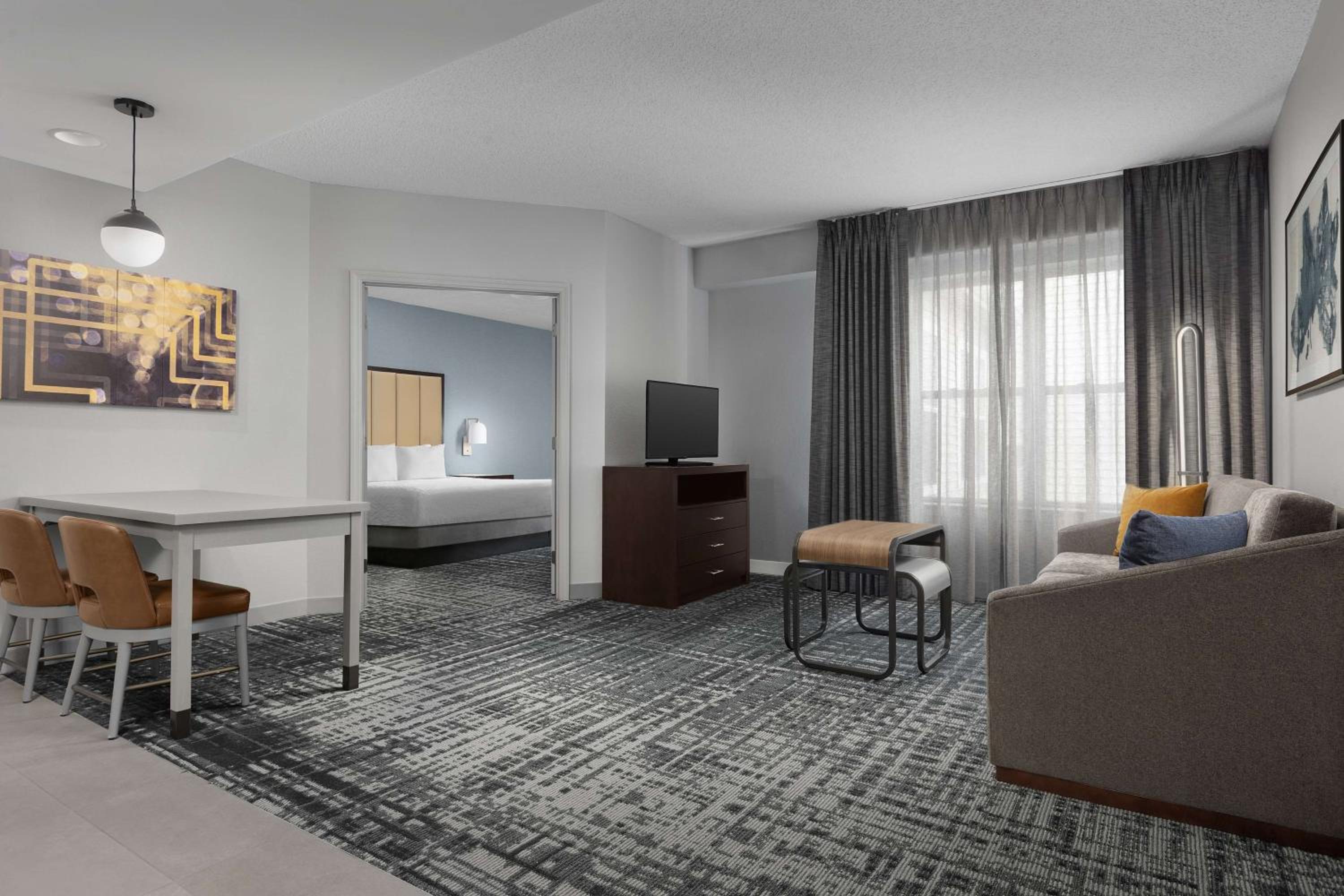 King Suite - Hearing Access/Non-Smoking - Photo 2