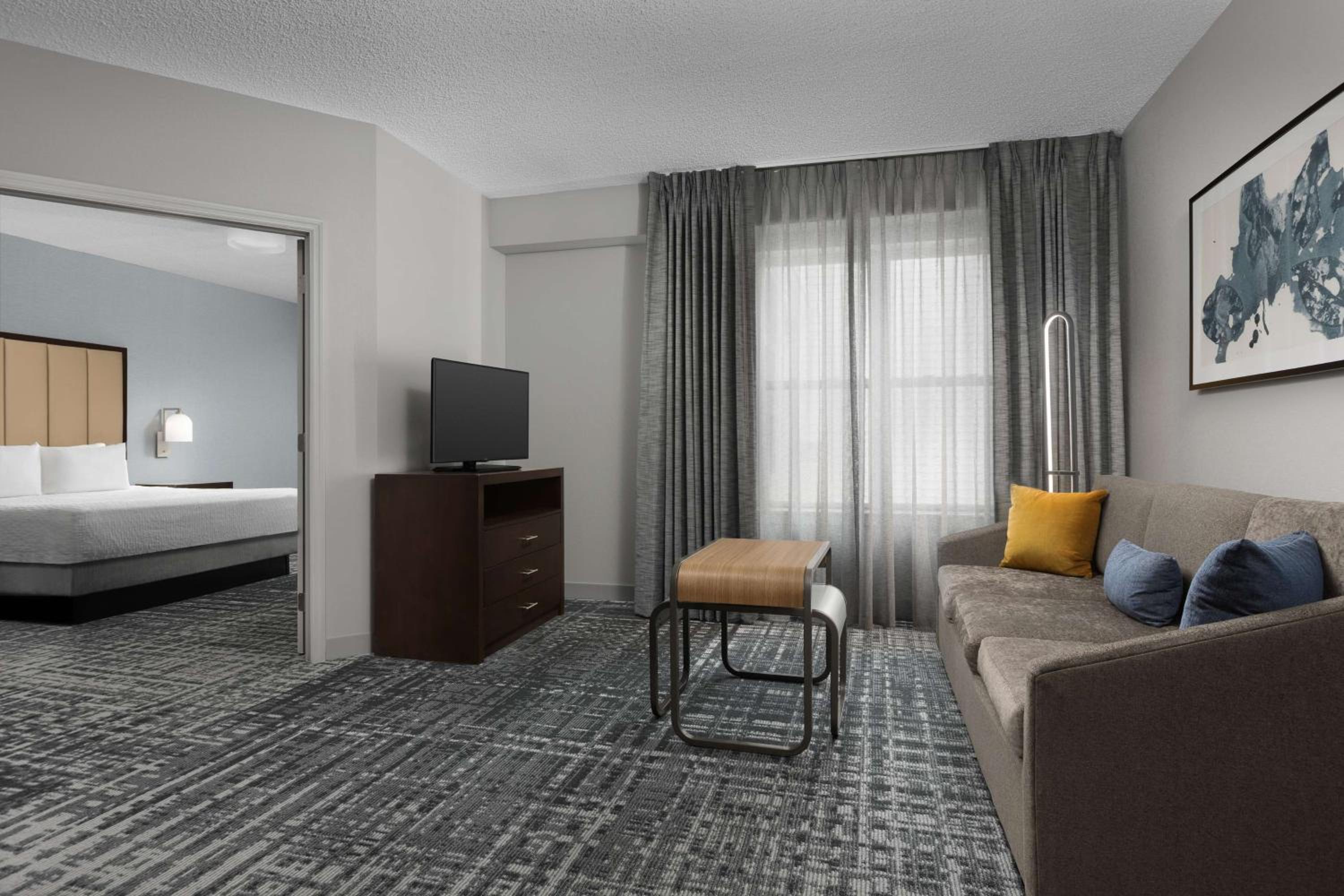 One-Bedroom King Suite - Non-Smoking - Photo 7