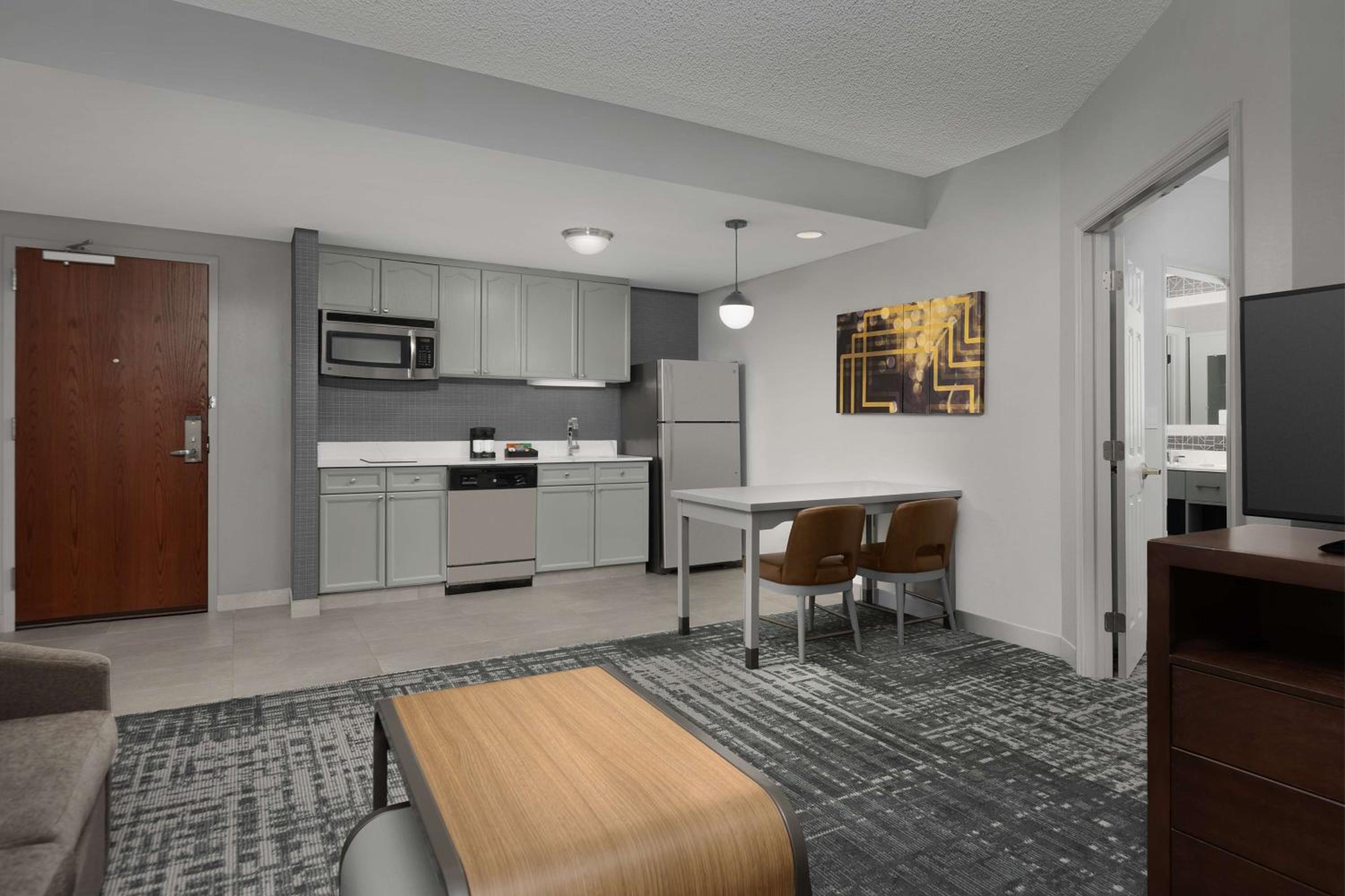 One-Bedroom King Suite - Non-Smoking - Photo 9