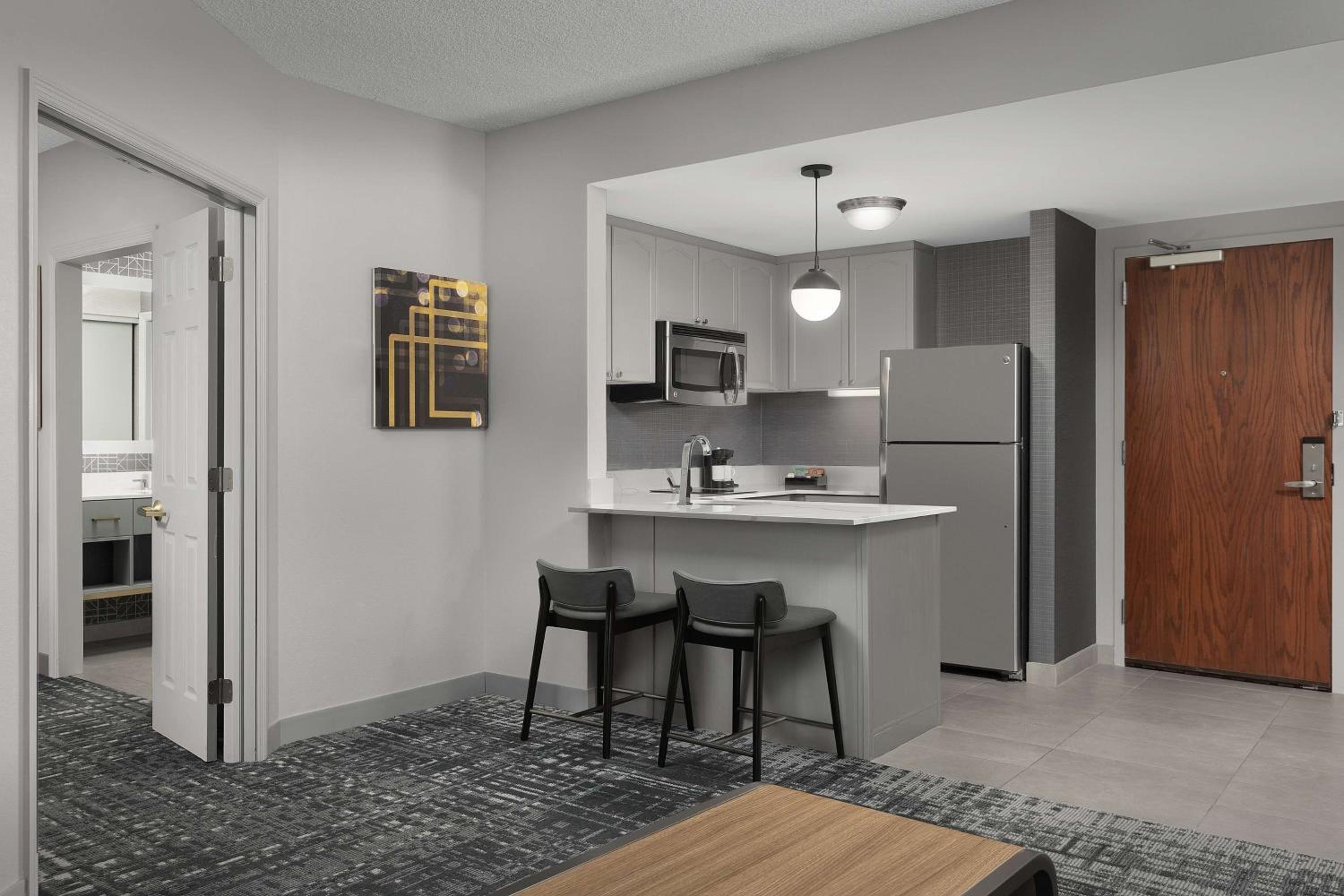 One-Bedroom King Suite - Non-Smoking - Photo 2