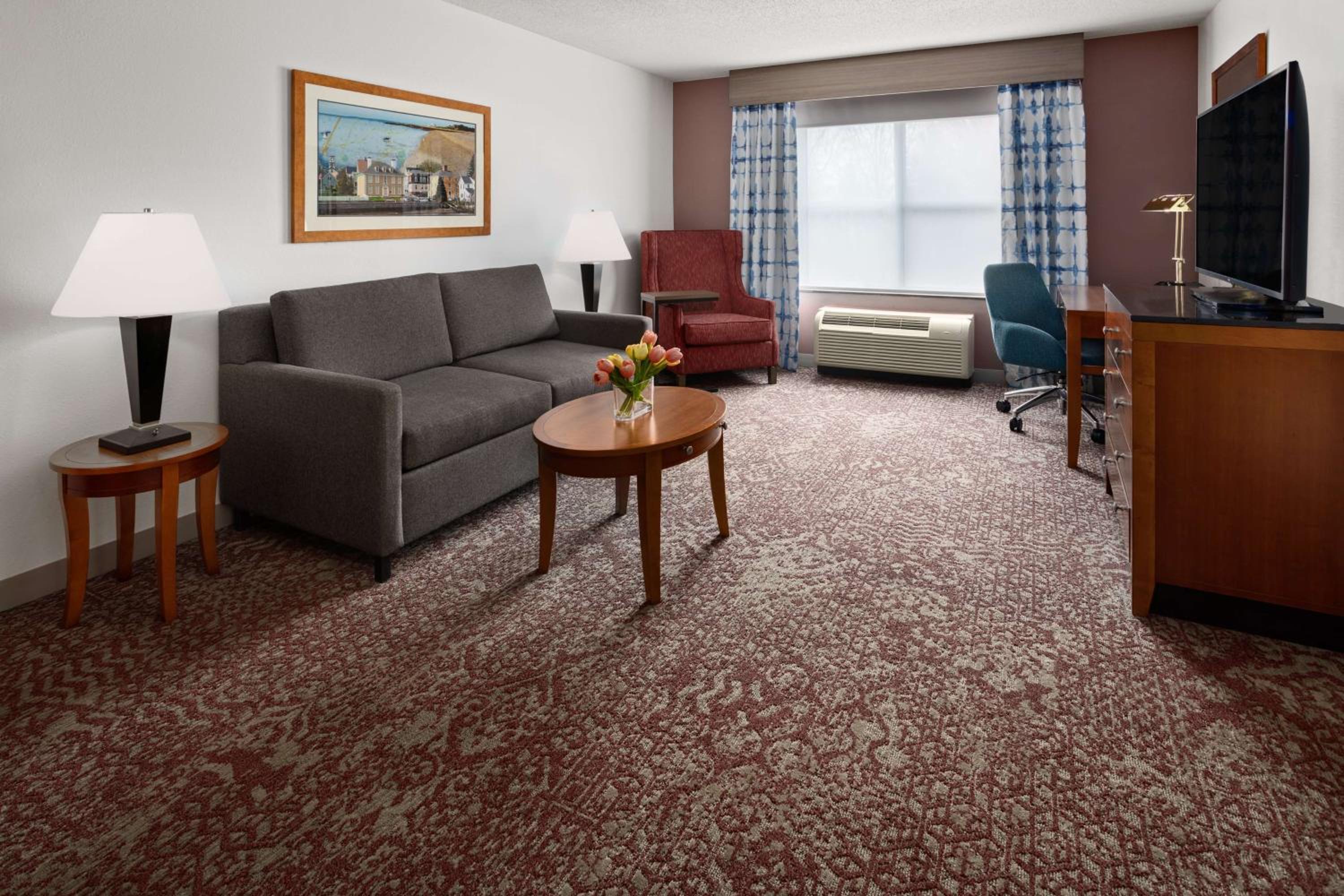 One-Bedroom King Suite with Sofa Bed - Photo 1