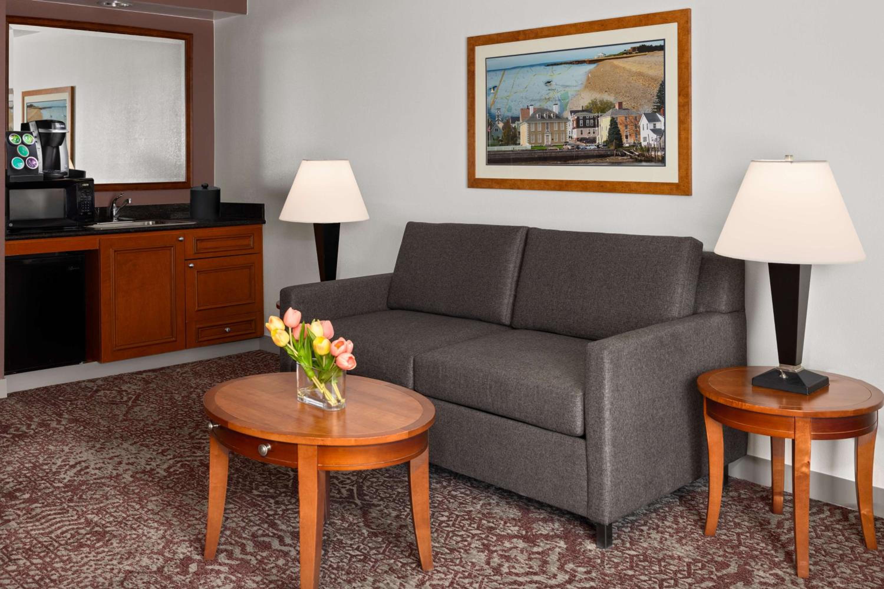 One-Bedroom King Suite with Sofa Bed - Photo 5