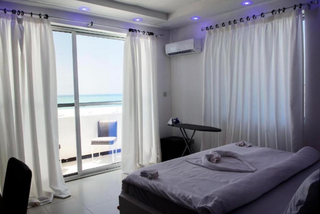Deluxe Double Room with Balcony and Sea View photo 3