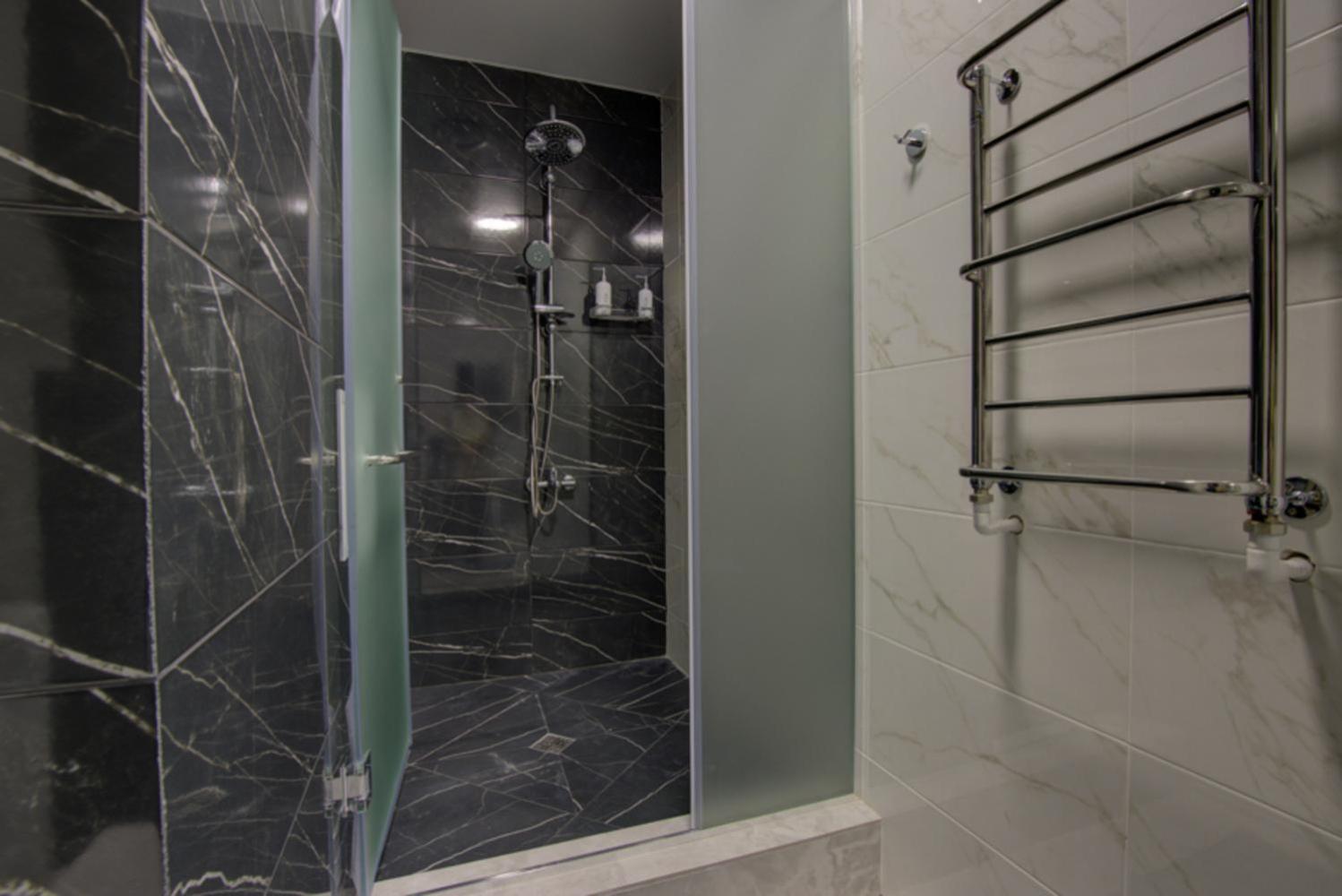 Standard Twin Room - Photo 2
