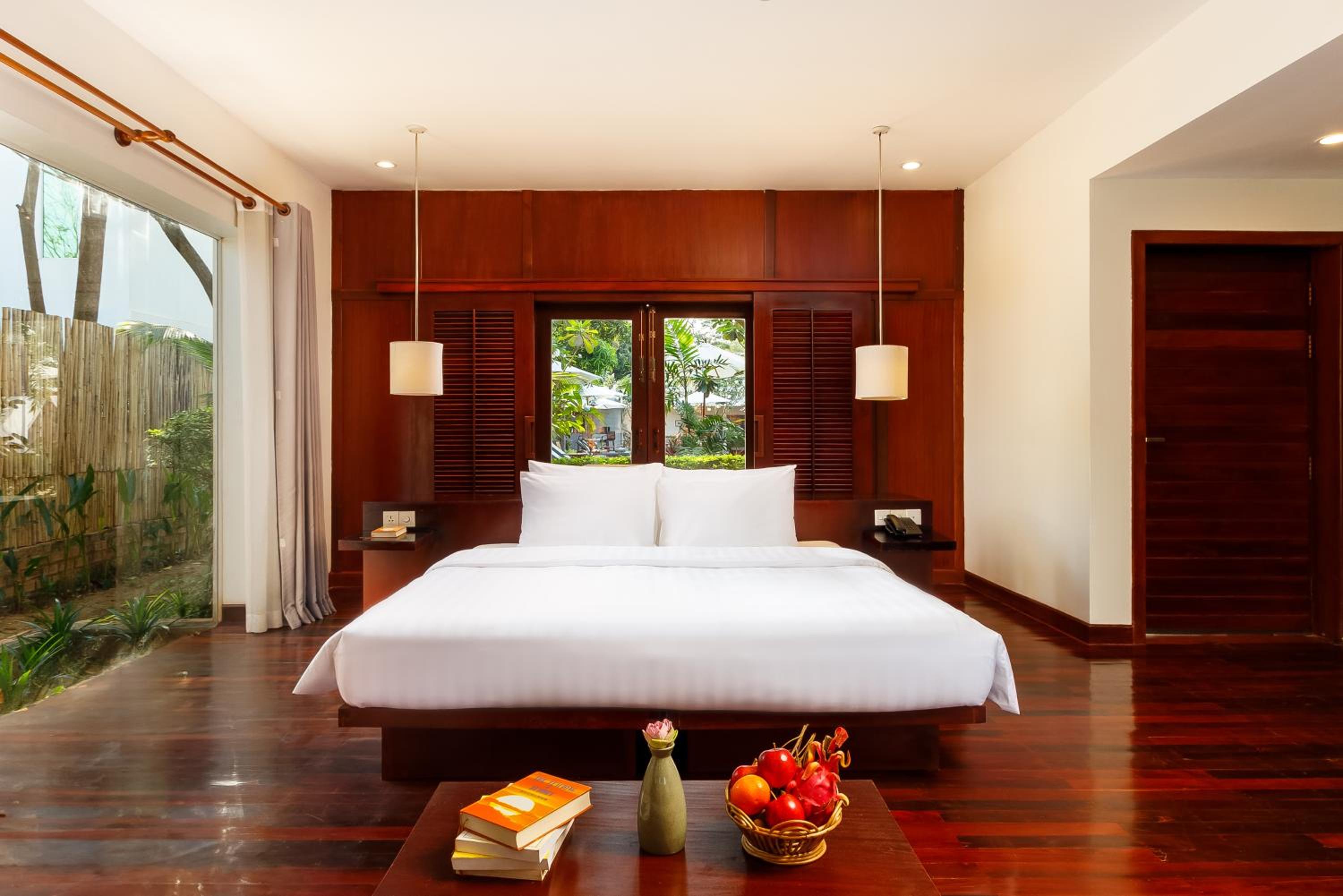 Suite with Pool View