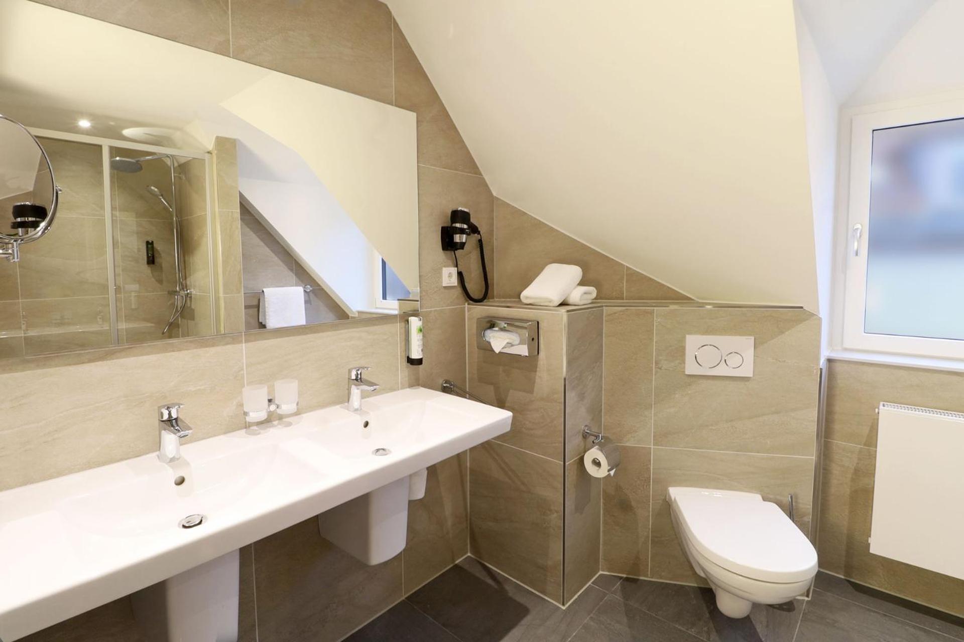 Deluxe King Room photo 2