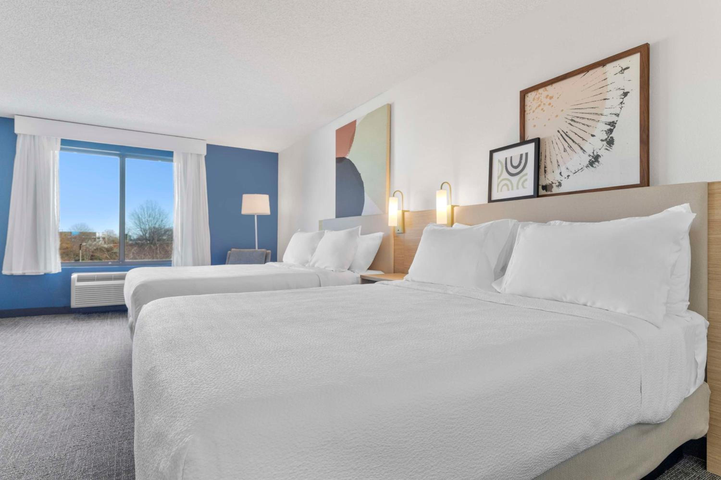 Queen Suite with Two Queen Beds - Photo 1