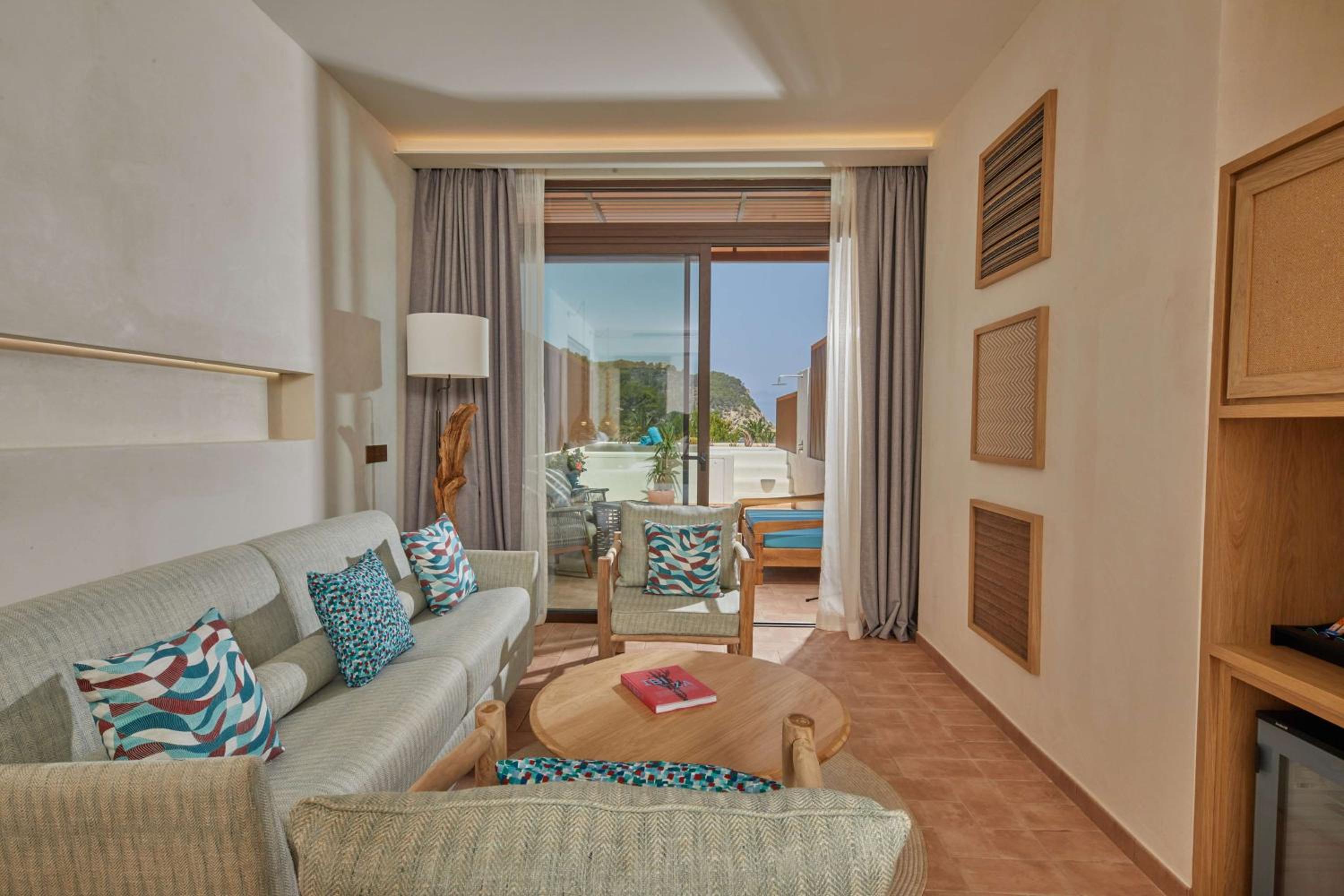 Junior King Suite With Private Pool