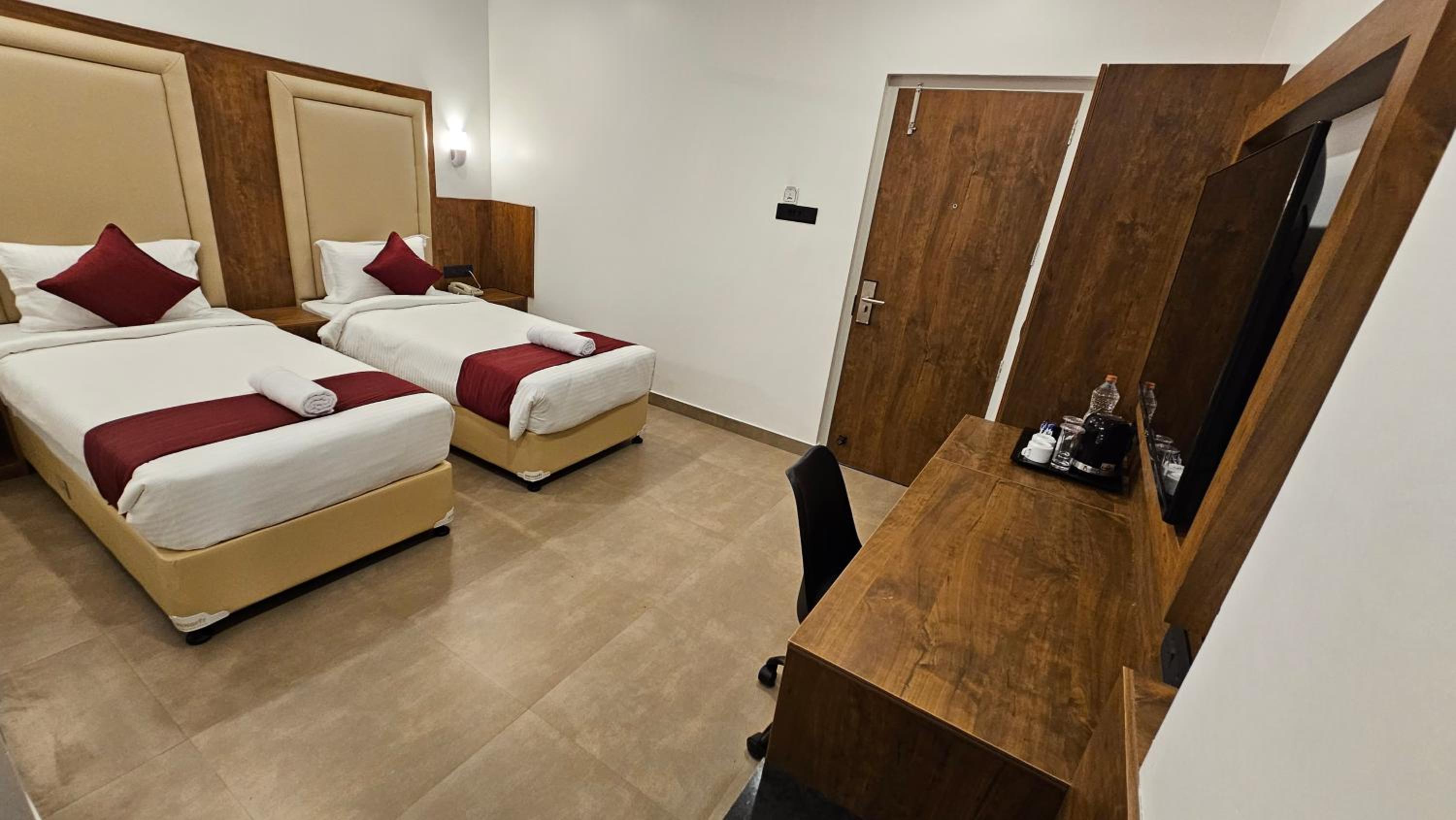 Deluxe Room - Photo 1