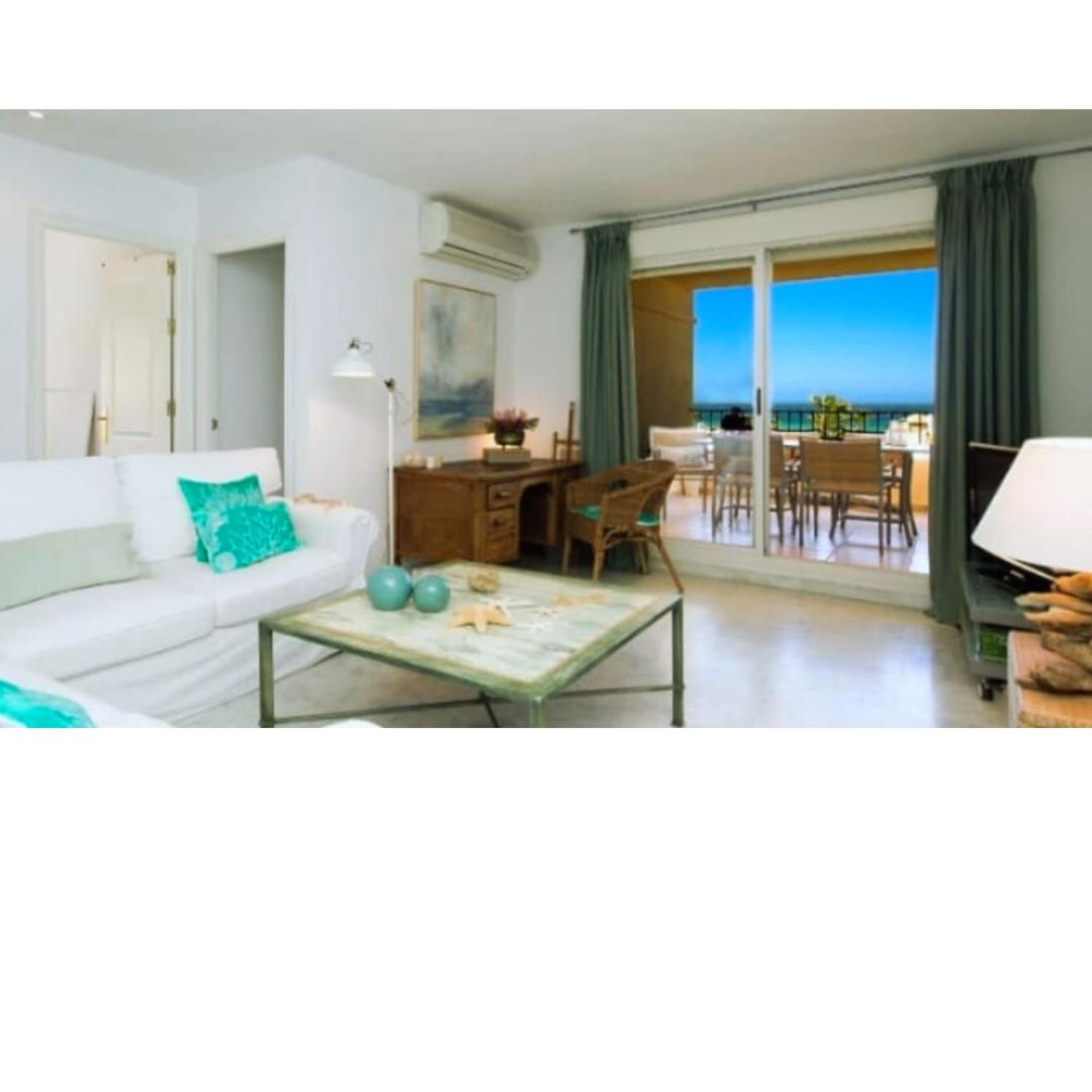 Apartamento de tres habitaciones con vista al mar