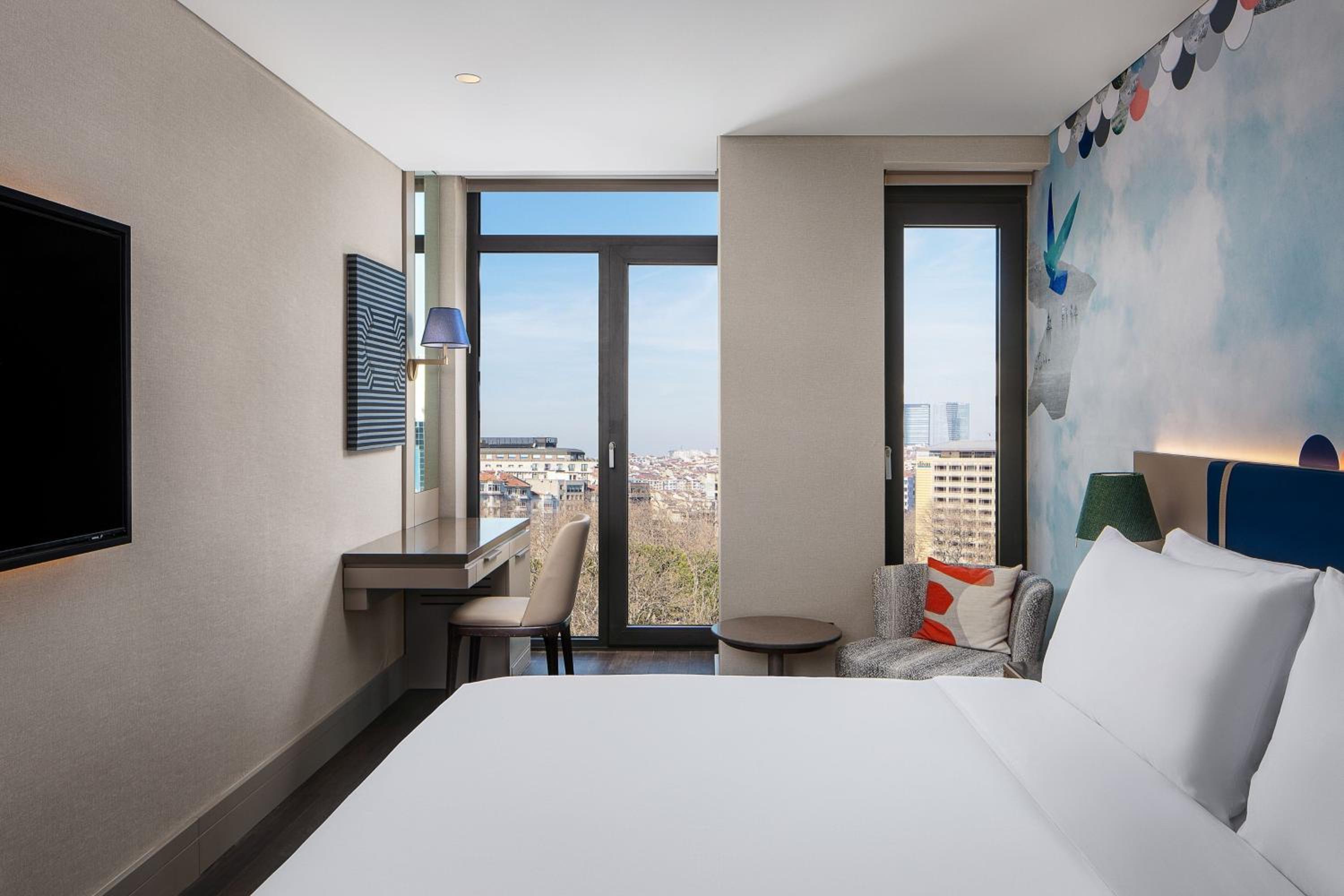 Deluxe King Room with Park View