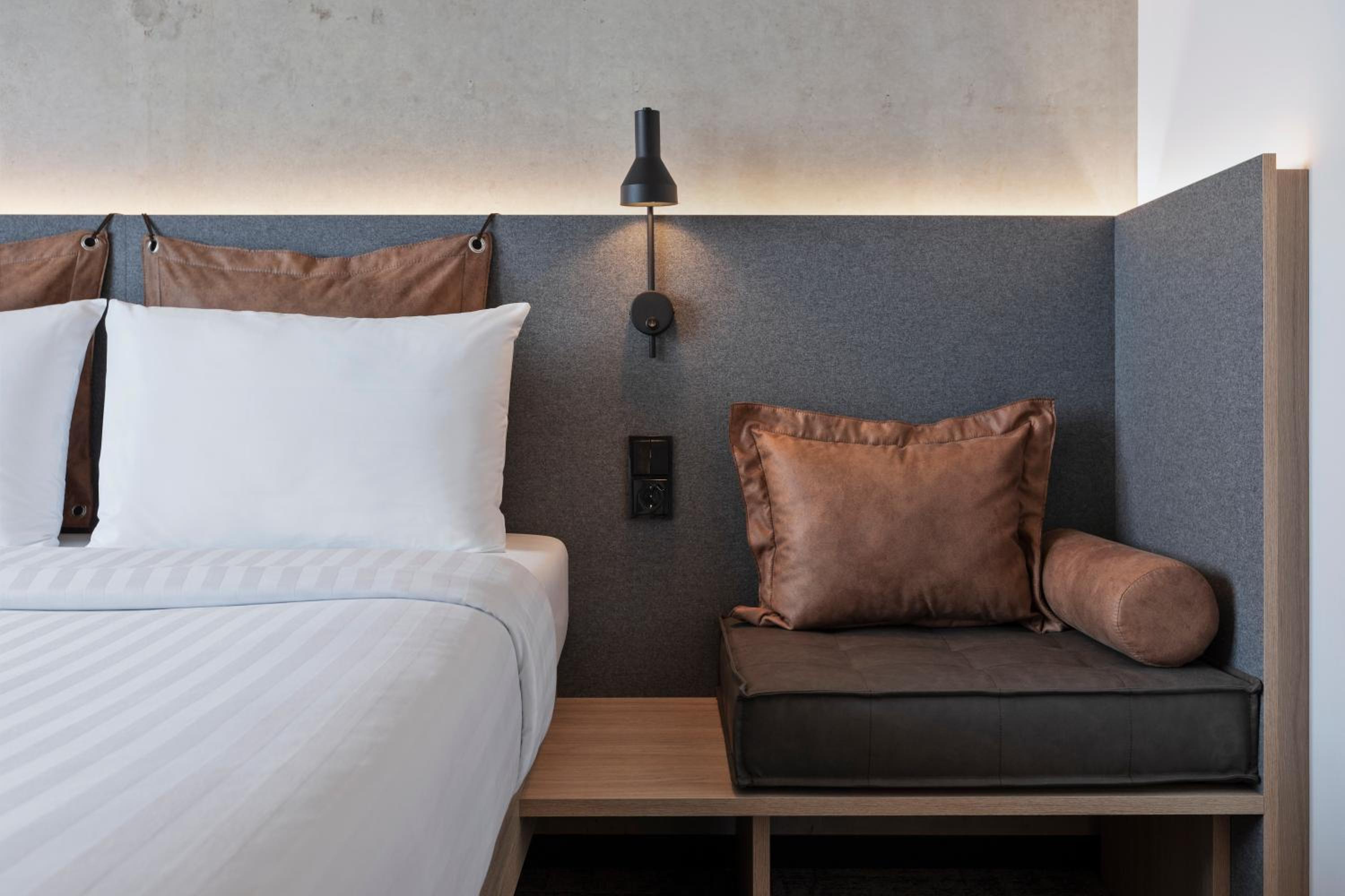 Moxy Triple Sleeper - Photo 2