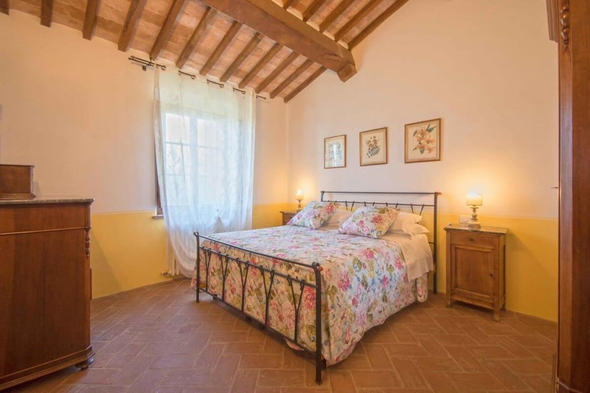 Six-Bedroom Villa  photo 3