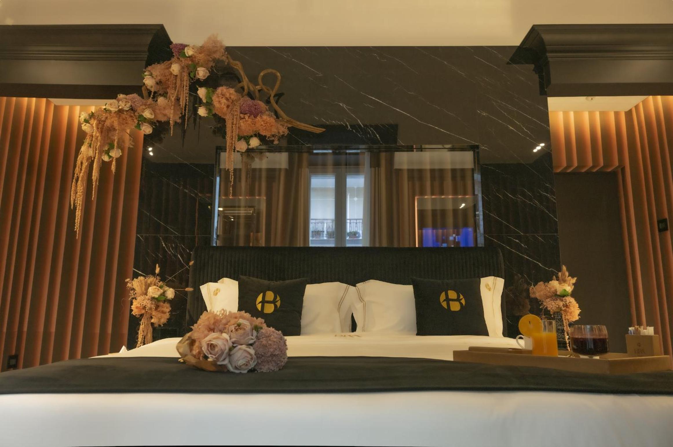 Deluxe Room - Photo 4