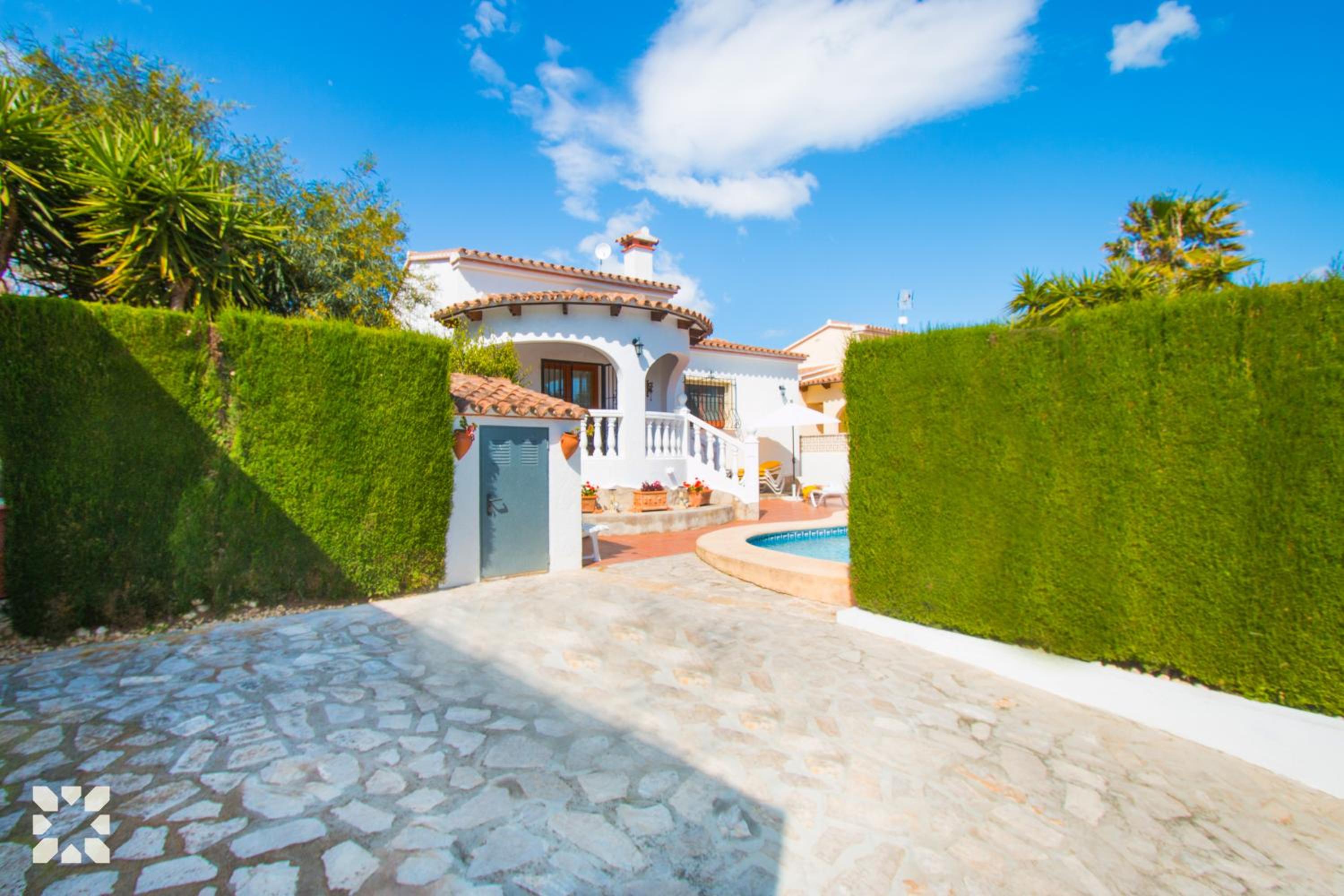 Villa photo 2