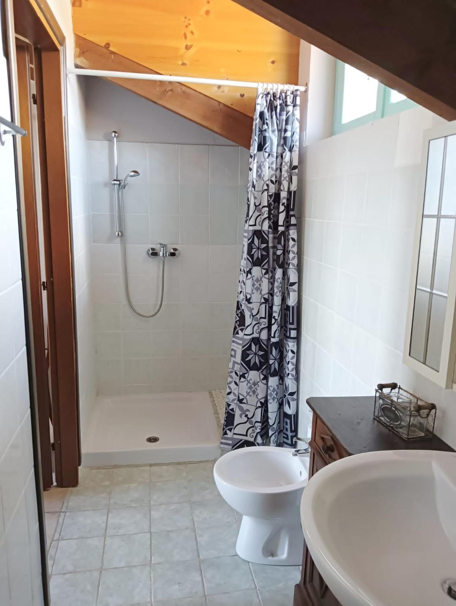 Large Double Room photo 2