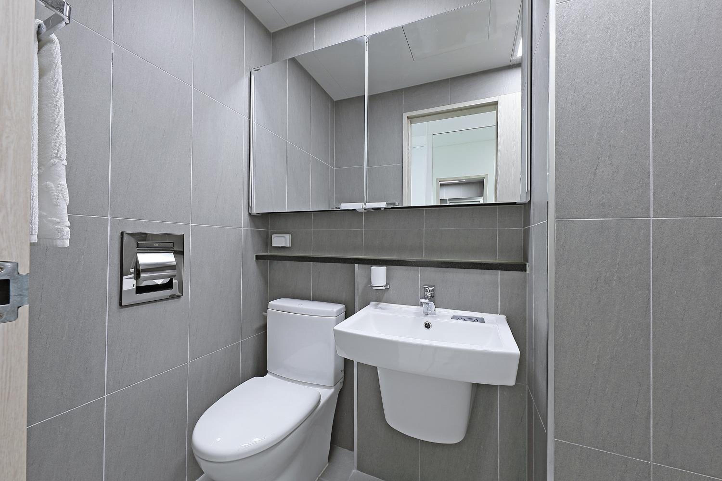 Double Room with Lake View - Photo 5
