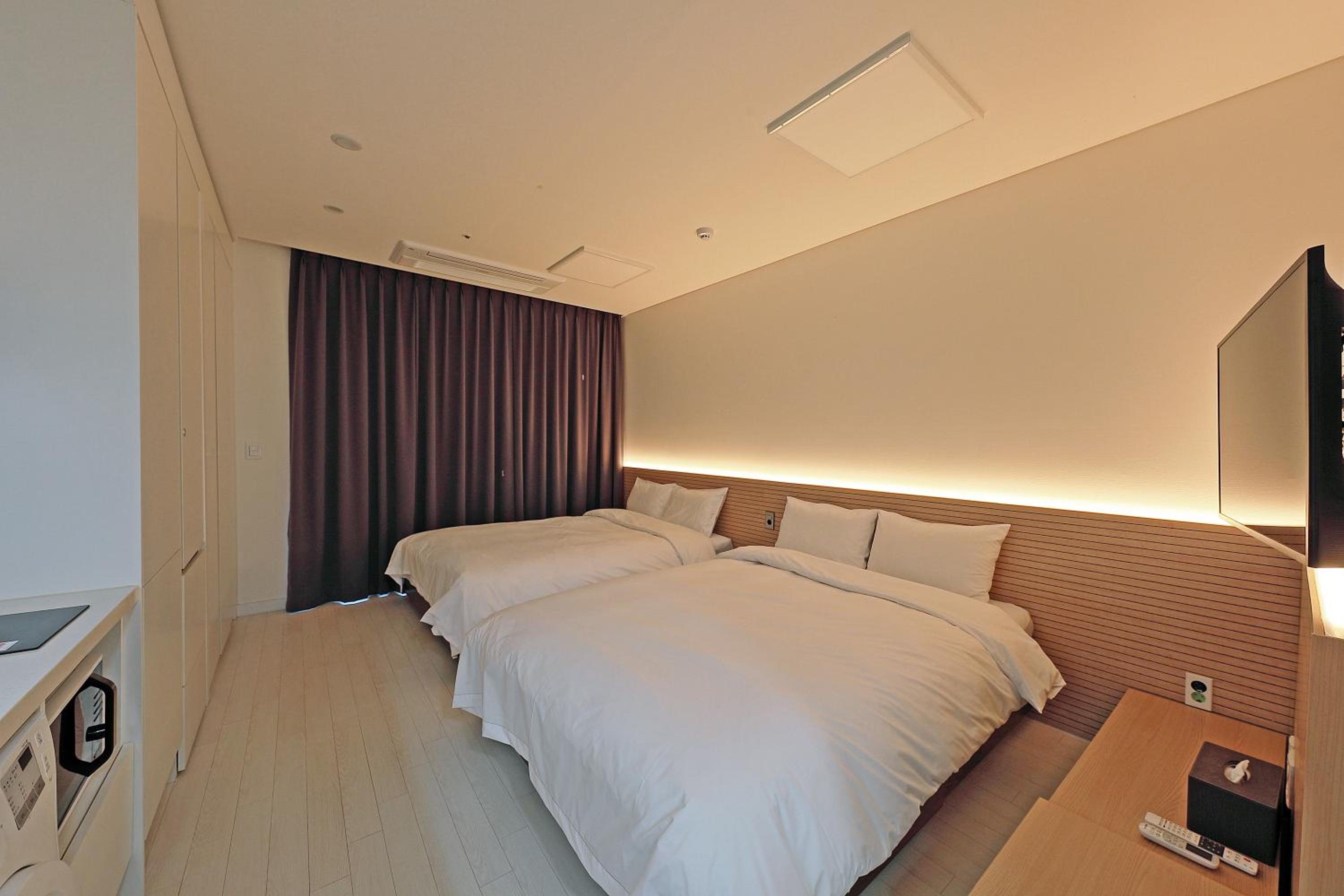 Deluxe Twin Room - Photo 10