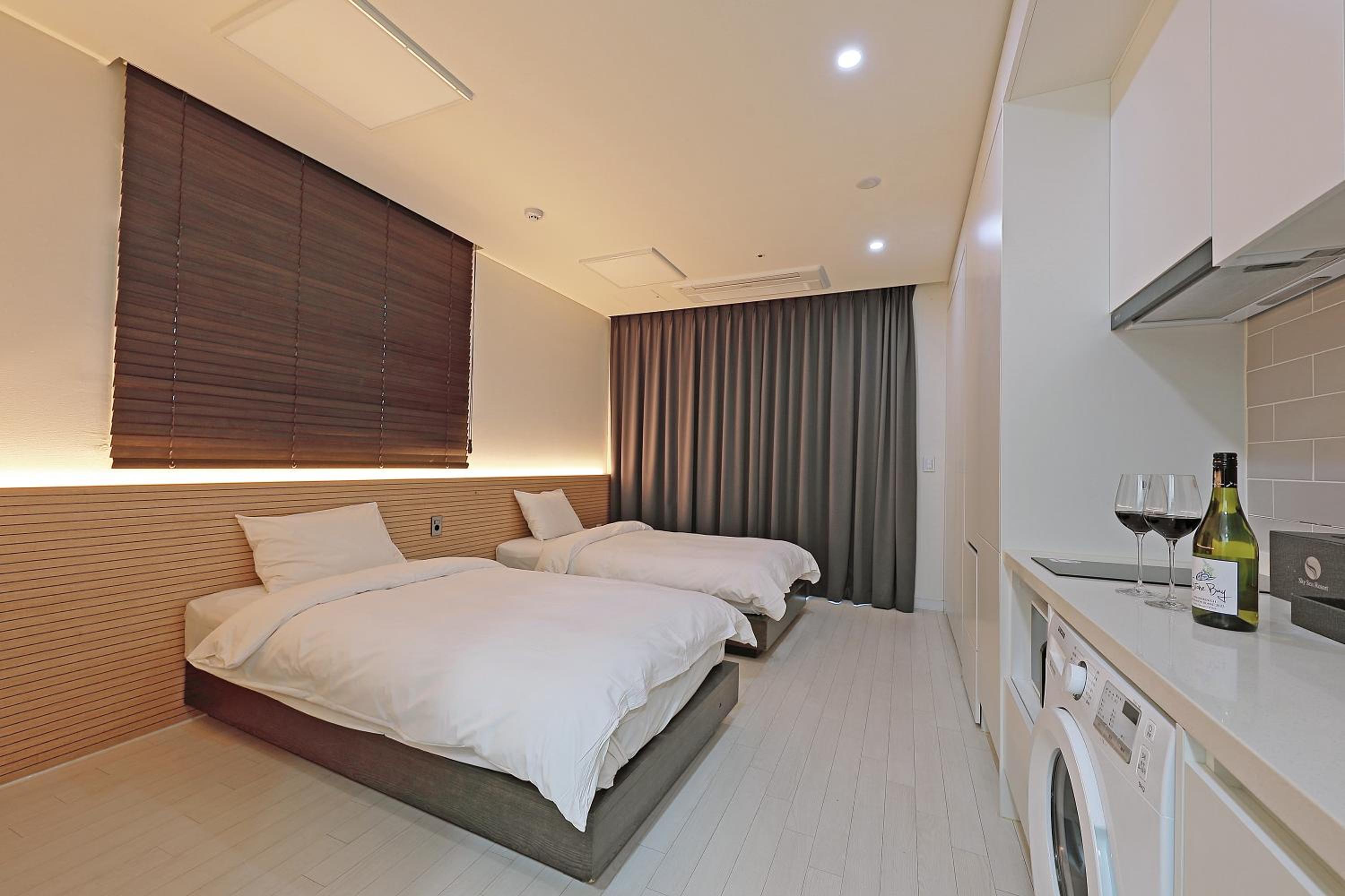 Standard Twin Room - Photo 1