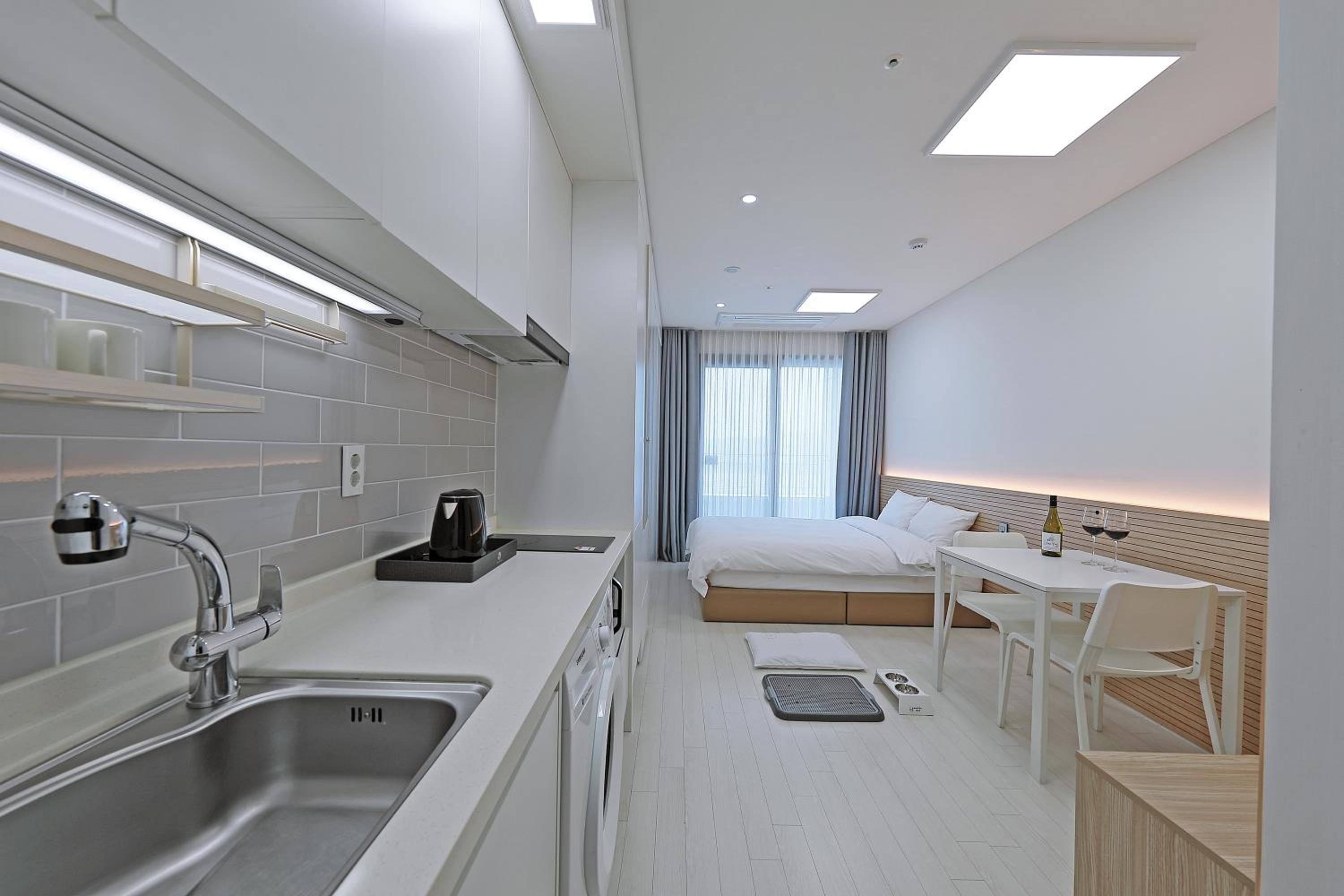 Double Room - Pet Friendly - Photo 9
